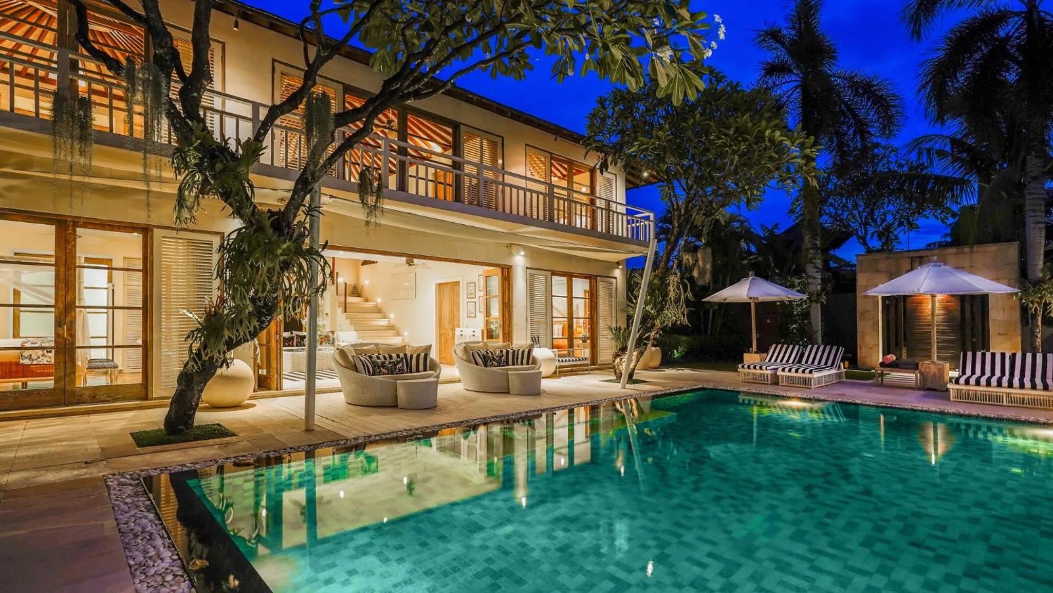 Property building in Villa Jajaliluna