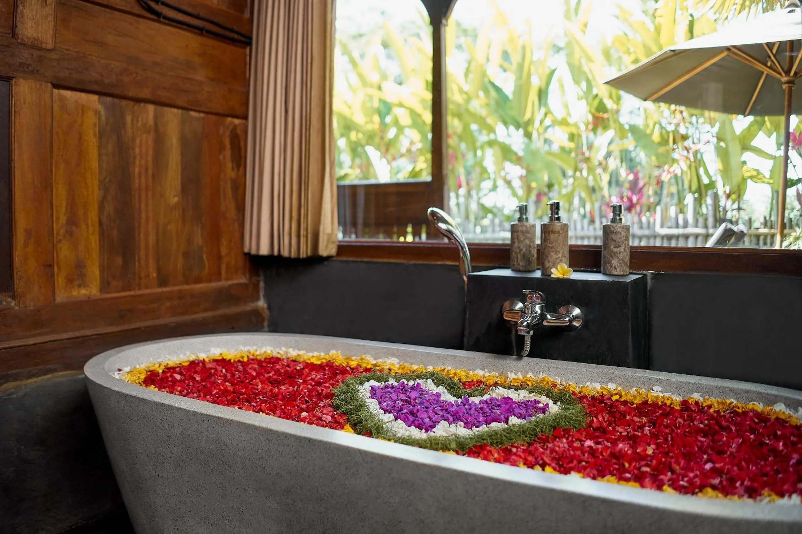 Bathroom in Kawan Antique Ubud Villa