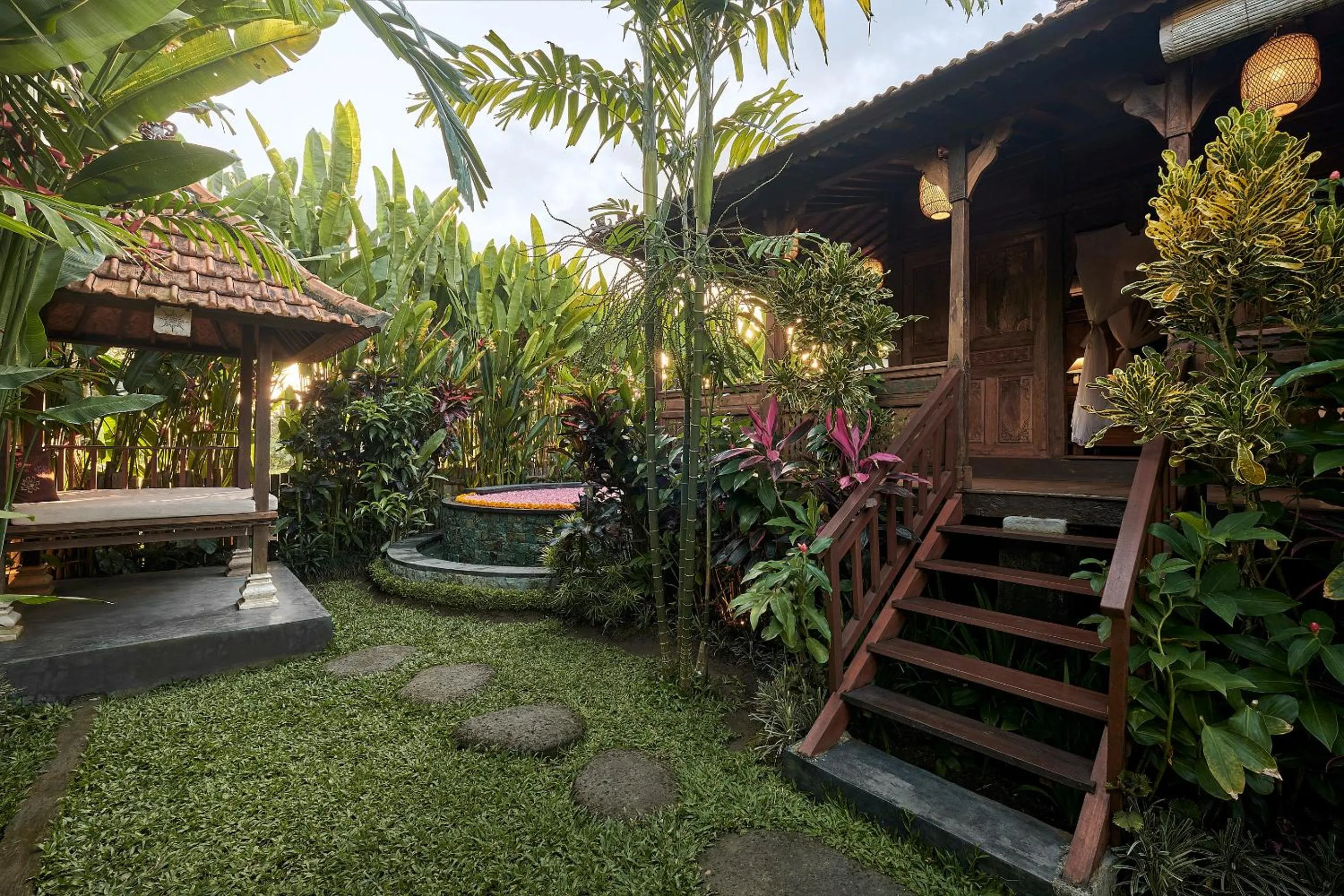 Garden in Kawan Antique Ubud Villa