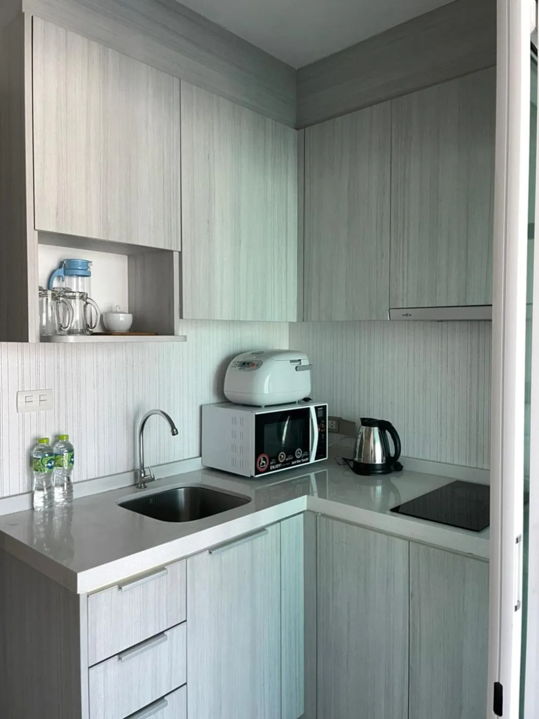 Kitchen or kitchenette in Locals Prio ChiangMai Central Airport Plaza