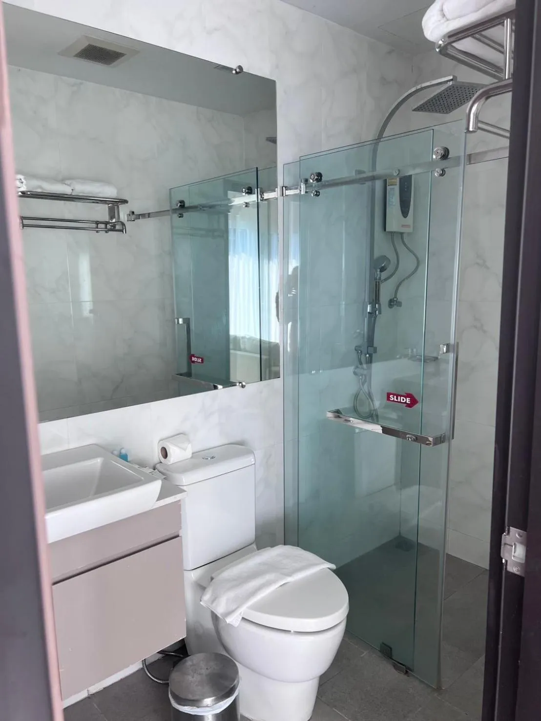 Shower in Locals Prio ChiangMai Central Airport Plaza