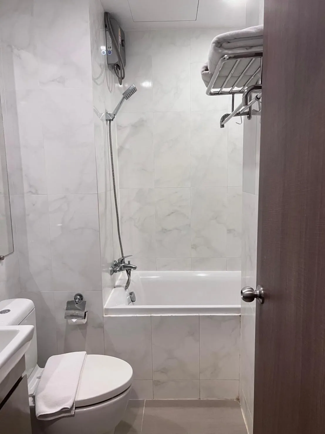 Bathroom in Locals Prio ChiangMai Central Airport Plaza