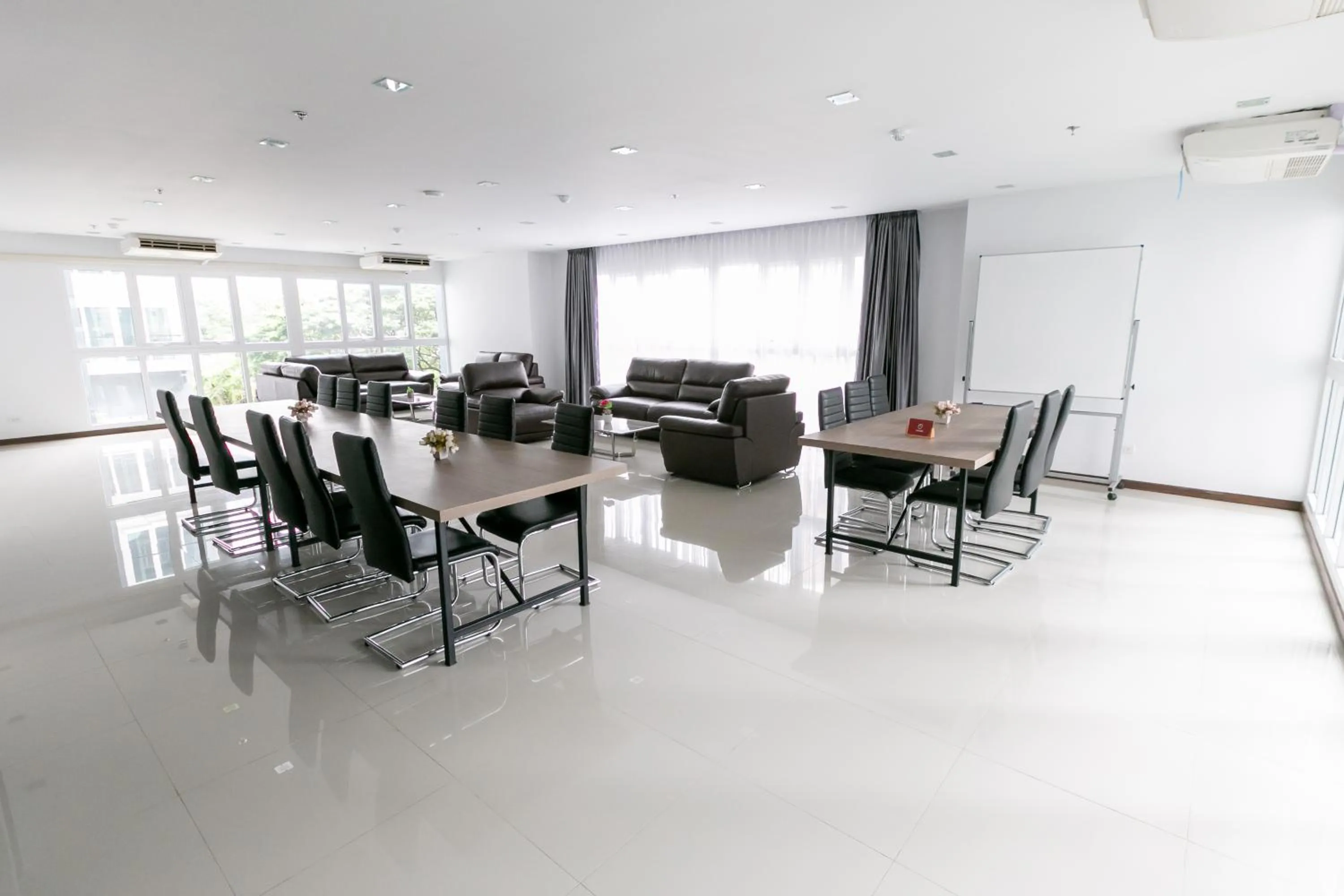 Library in Locals Prio ChiangMai Central Airport Plaza