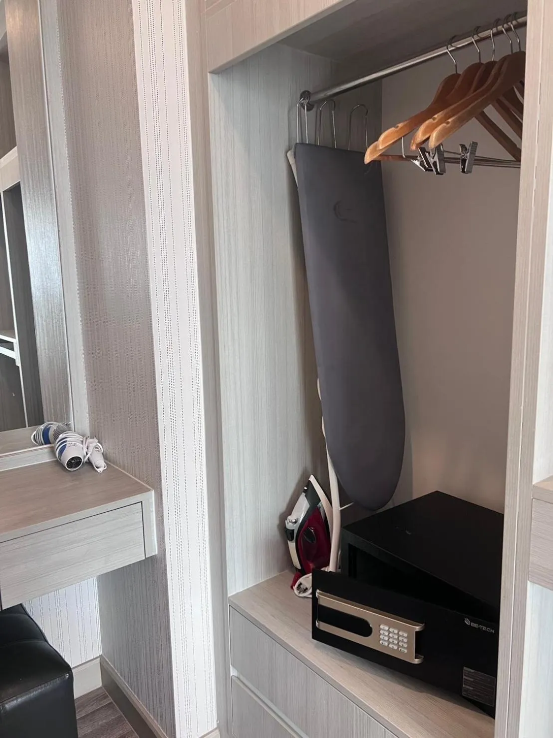 flat iron in Locals Prio ChiangMai Central Airport Plaza