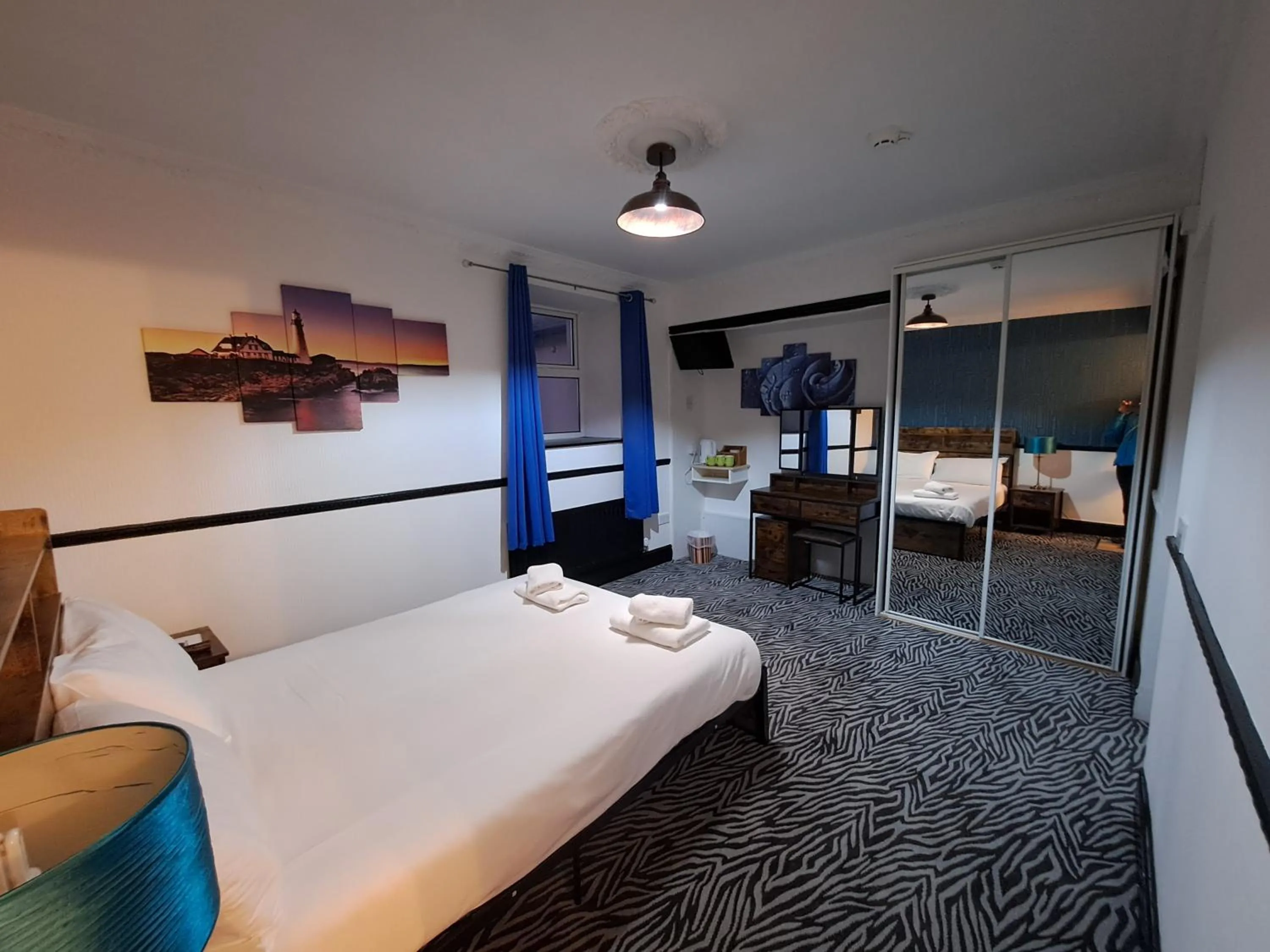 Bedroom, Bed in Boathouse Hotel