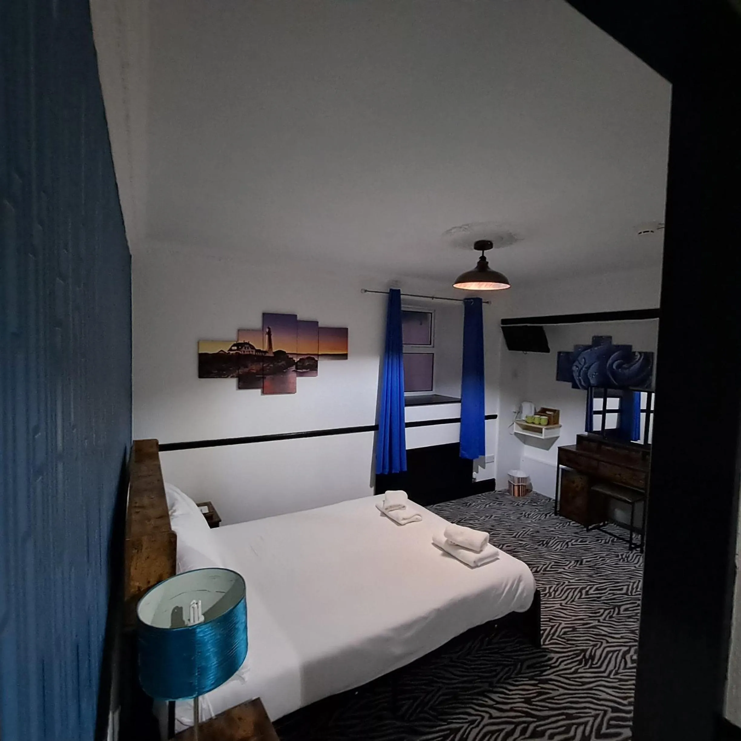 Bedroom, Bed in Boathouse Hotel