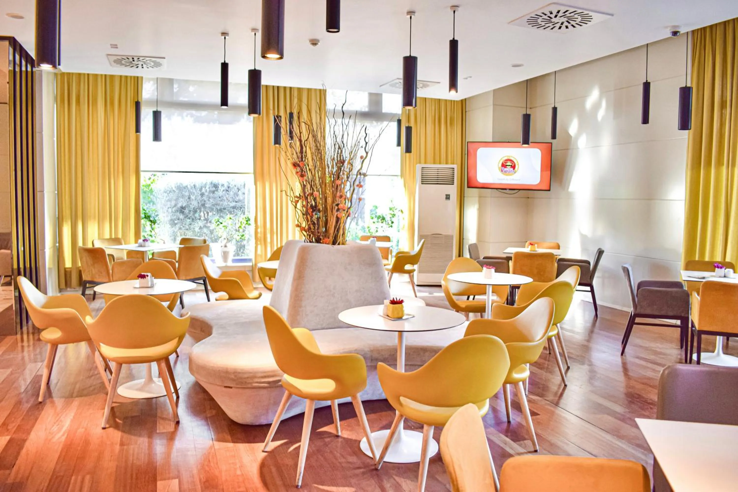 Lounge or bar in Tirana International Hotel & Conference Center