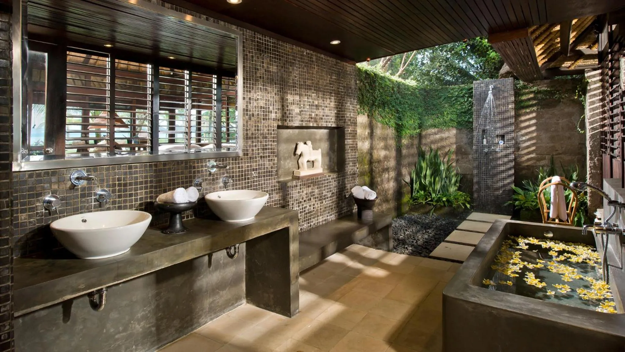 Bathroom in Villa Atas Ombak