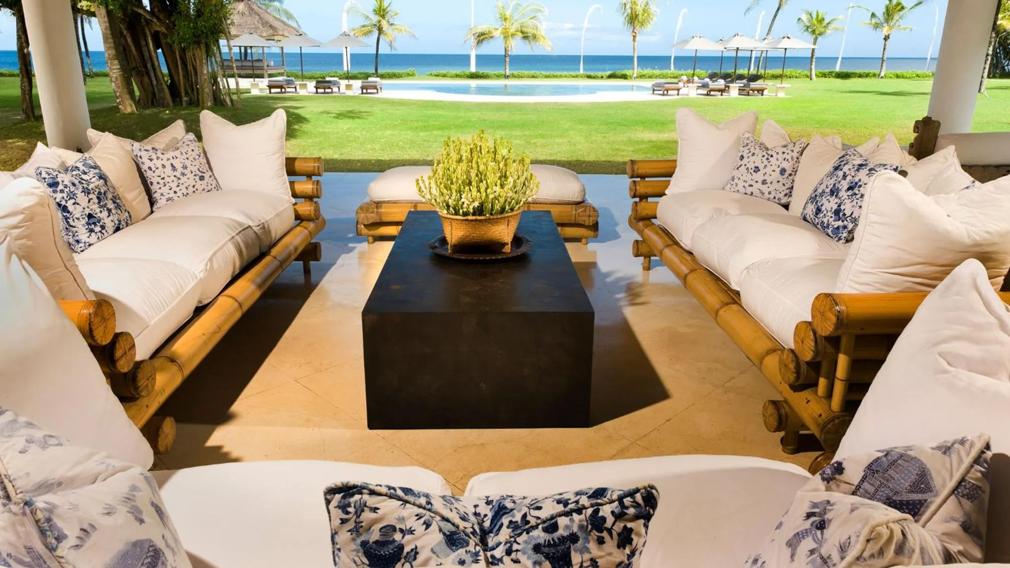 Garden in Villa Atas Ombak