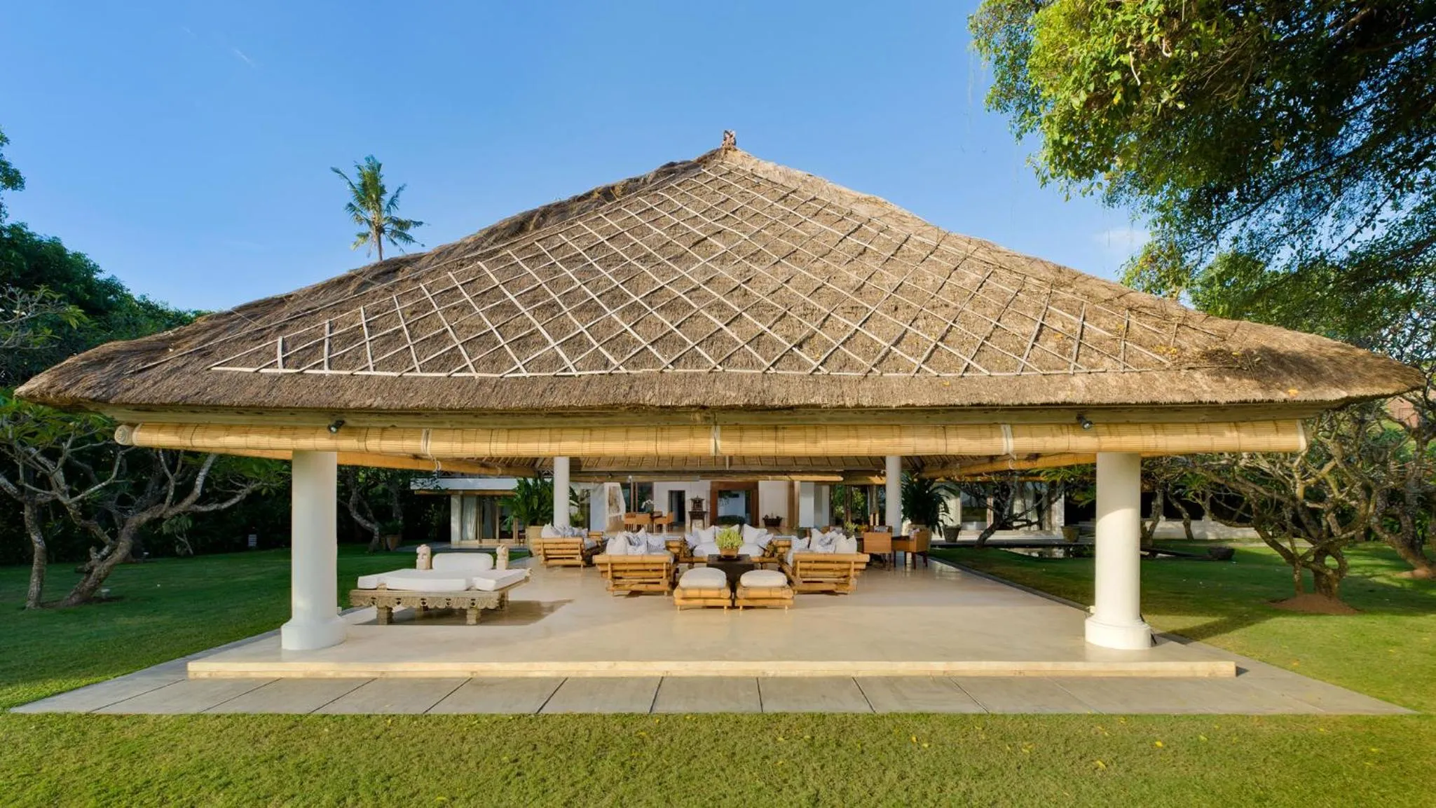 Garden in Villa Atas Ombak