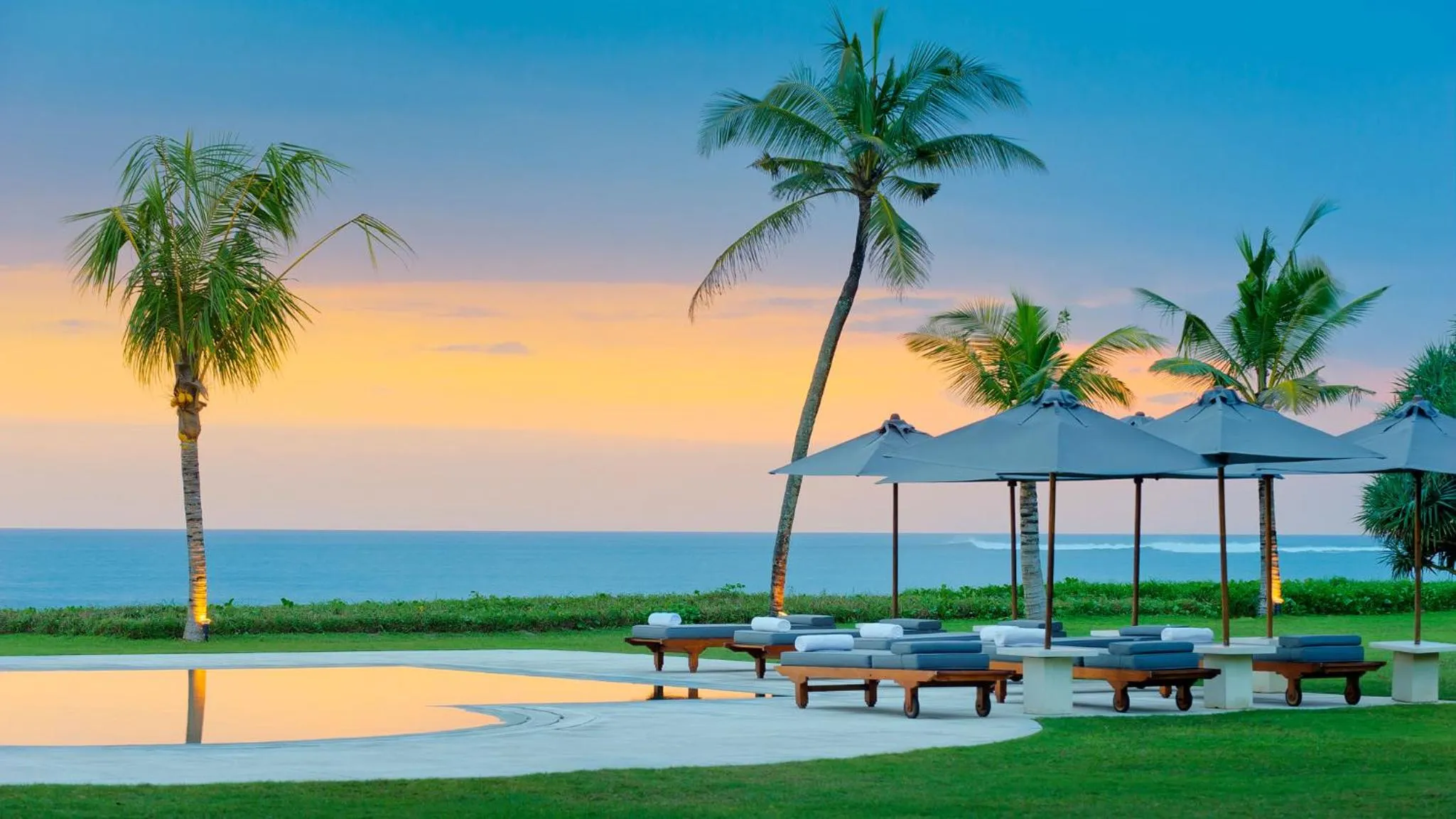 Garden view in Villa Atas Ombak
