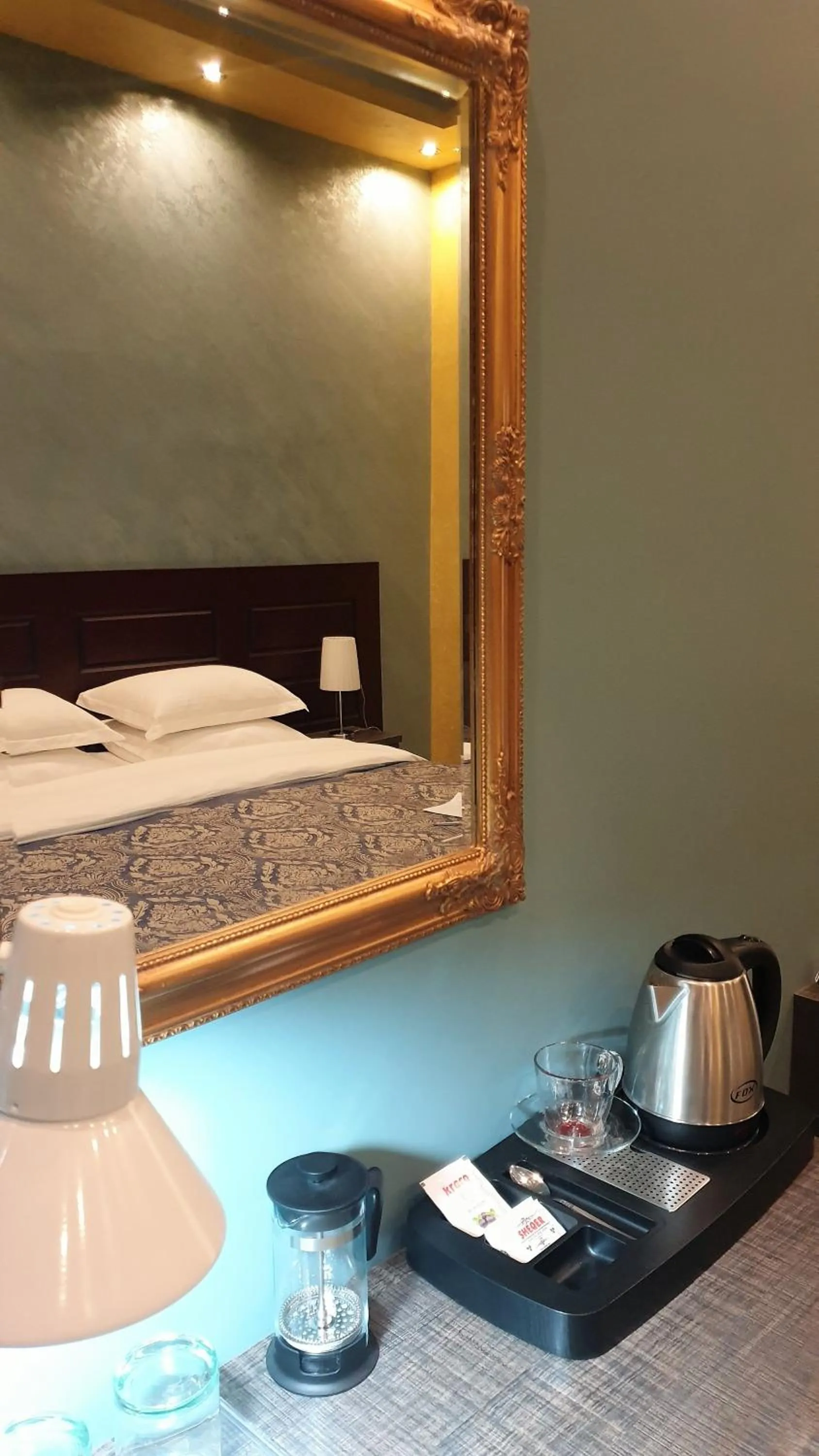 Coffee/tea facilities, Bed in Comfort Hotel