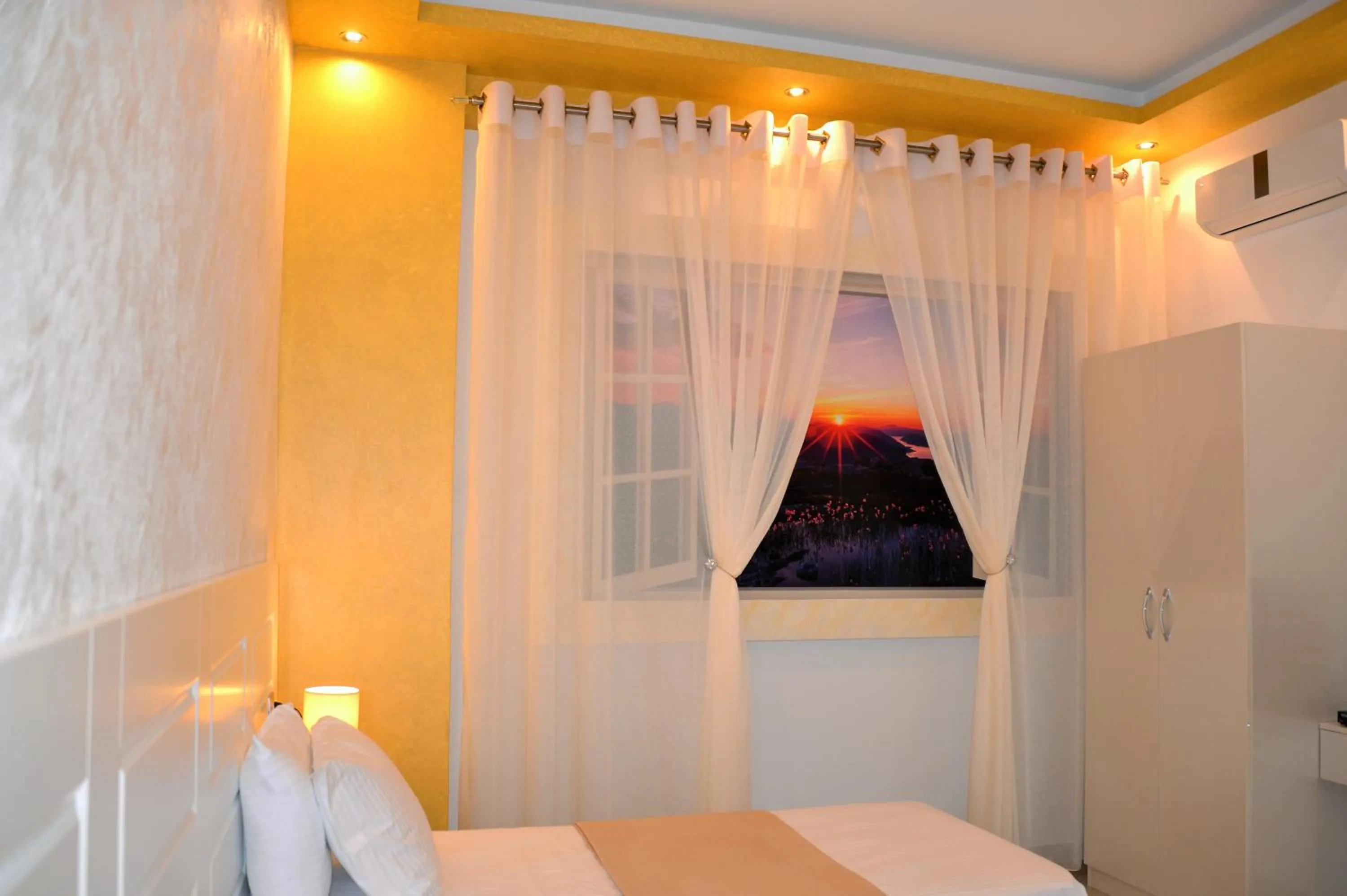 Photo of the whole room, Bed in Comfort Hotel