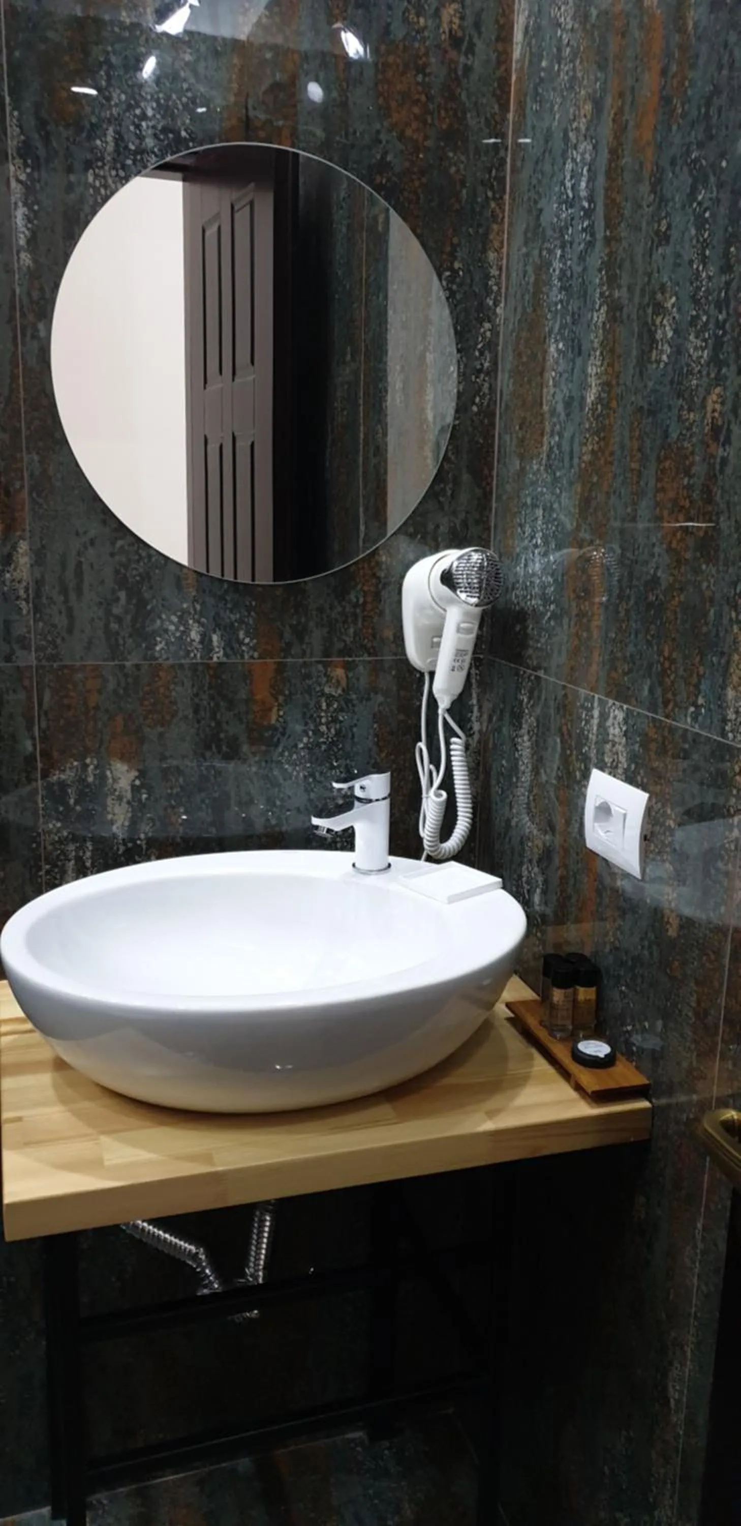 Bathroom in Comfort Hotel