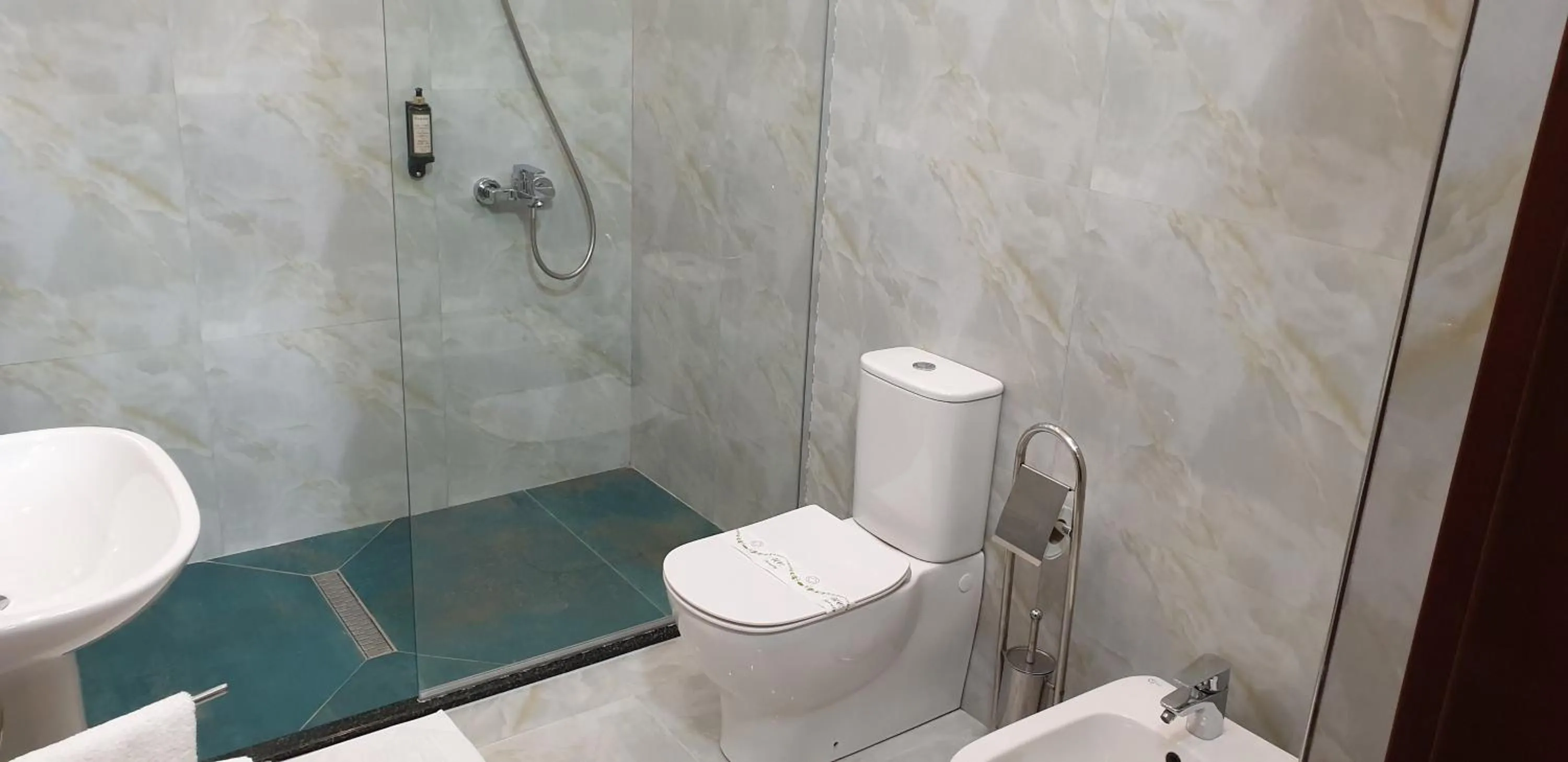 Toilet in Comfort Hotel