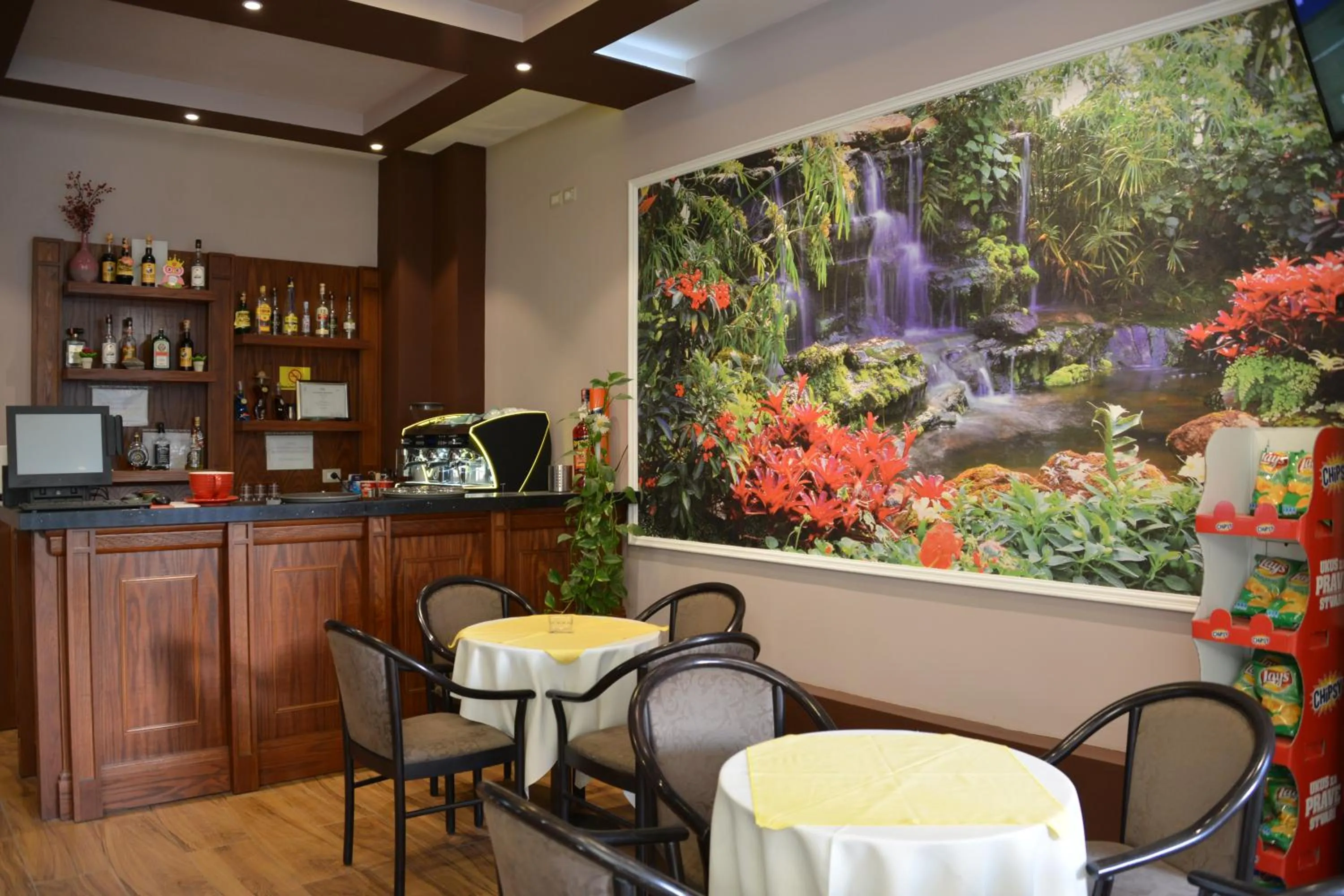 Restaurant/places to eat in Comfort Hotel