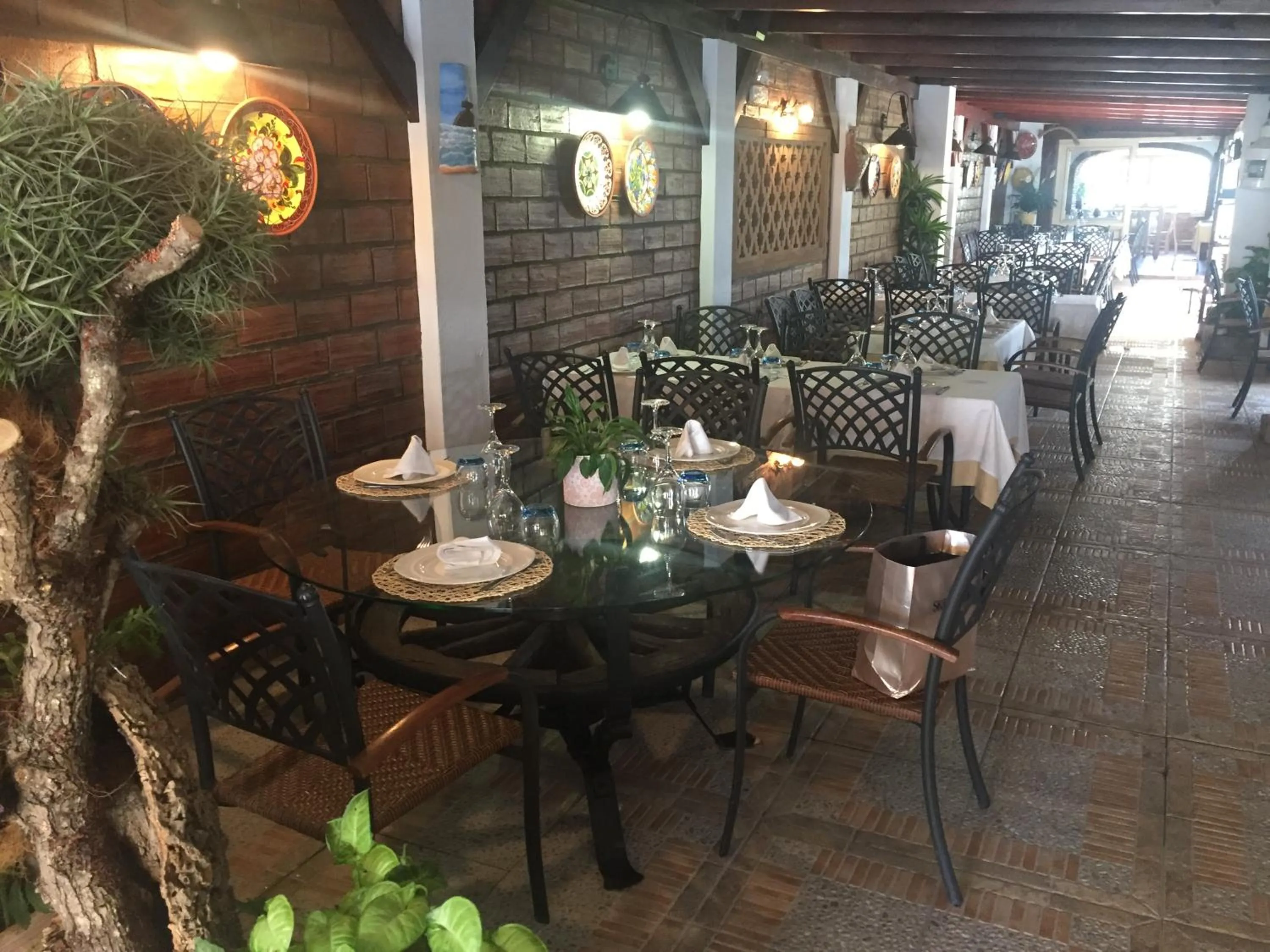 Restaurant/places to eat in Hotel Almadraba