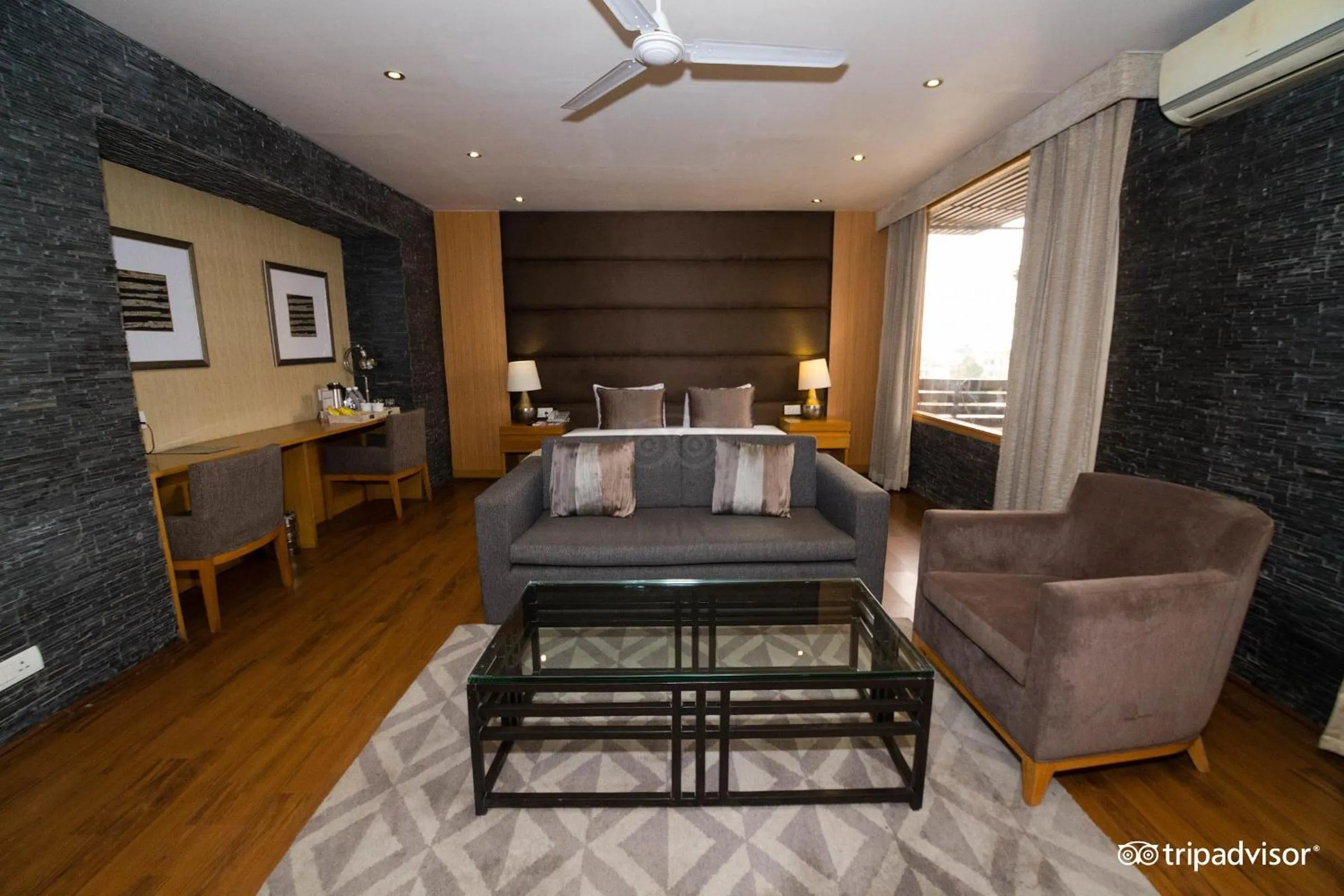 Living room in Udman Hotel Panchshila Park