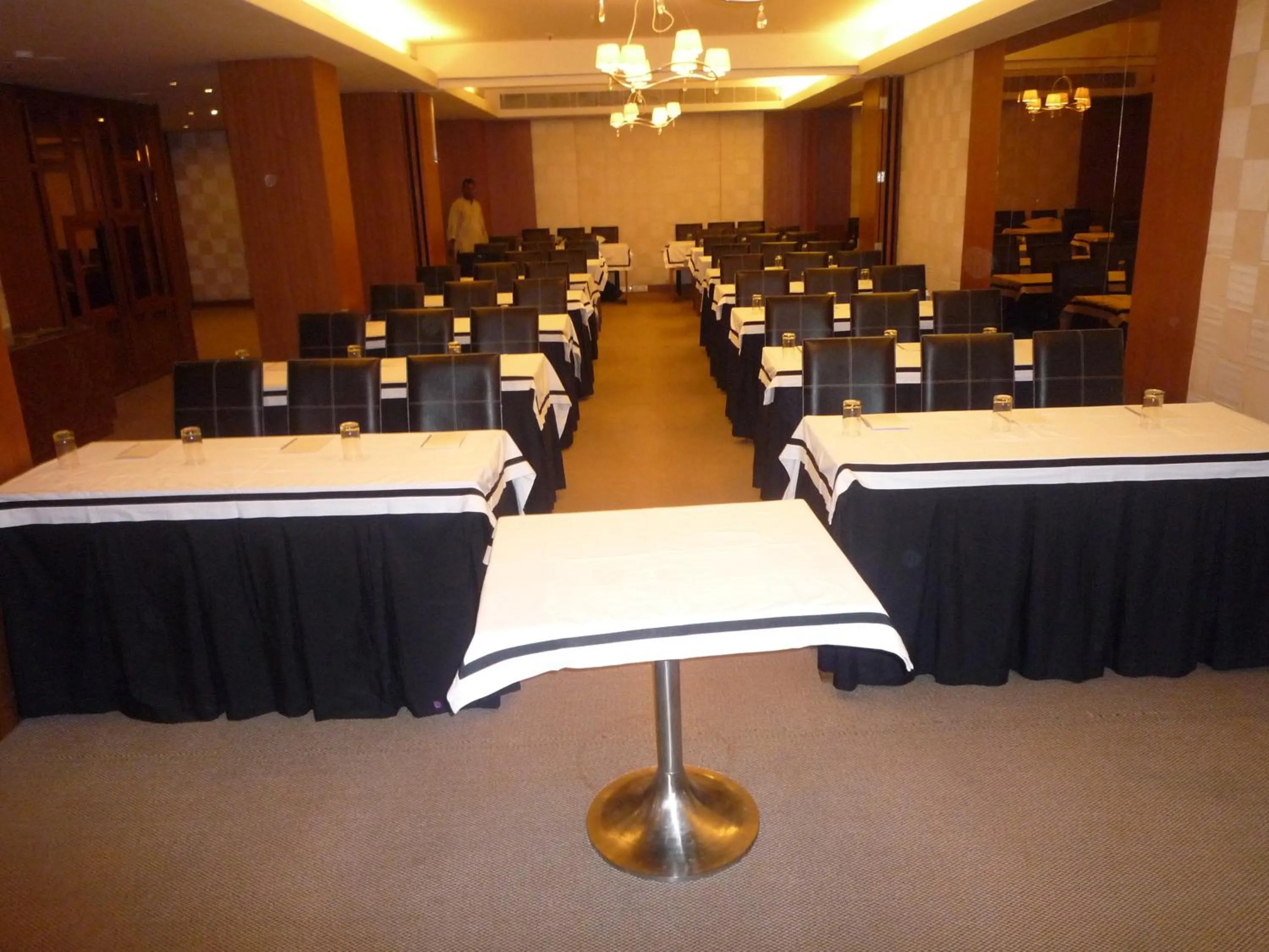 Business facilities in Udman Hotel Panchshila Park