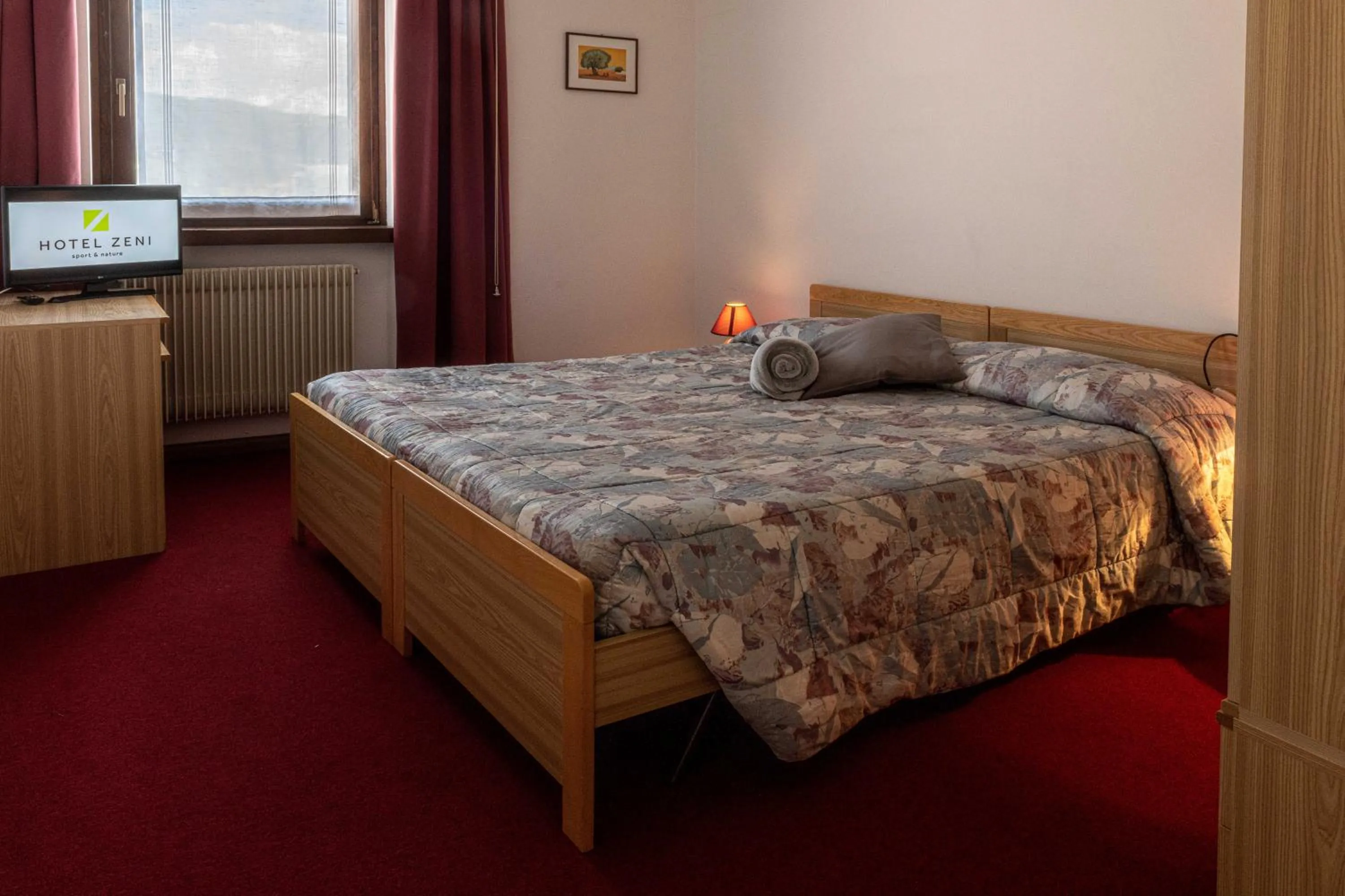 Bedroom, Bed in Hotel Zeni