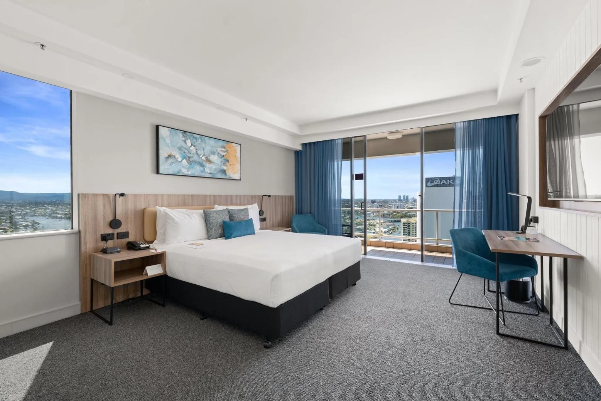 Photo of the whole room, Bed in Crowne Plaza Surfers Paradise by IHG