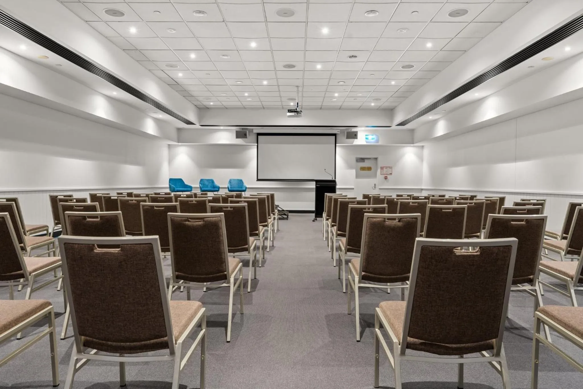 Meeting/conference room in Crowne Plaza Surfers Paradise by IHG