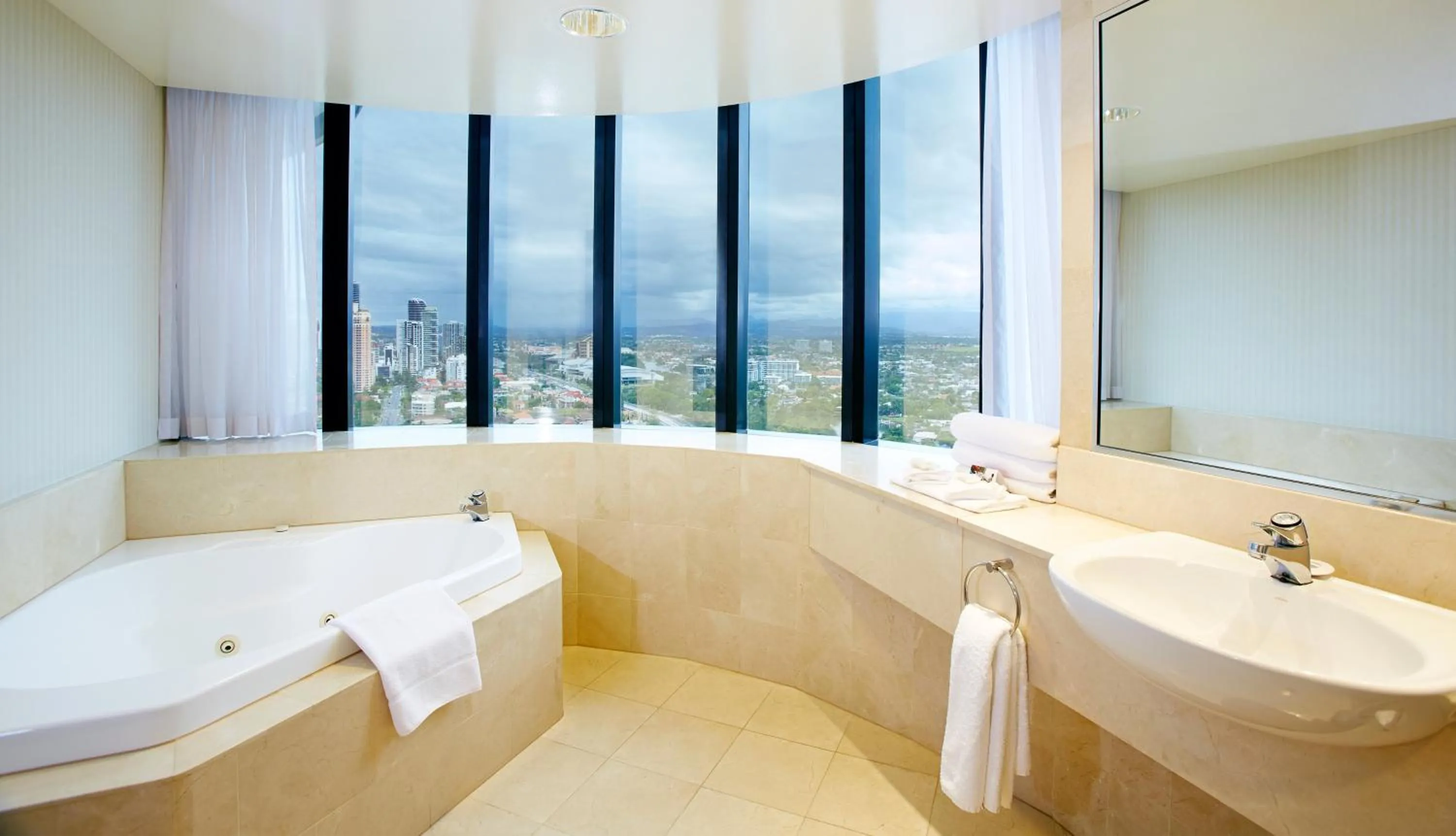 Bedroom in Crowne Plaza Surfers Paradise by IHG