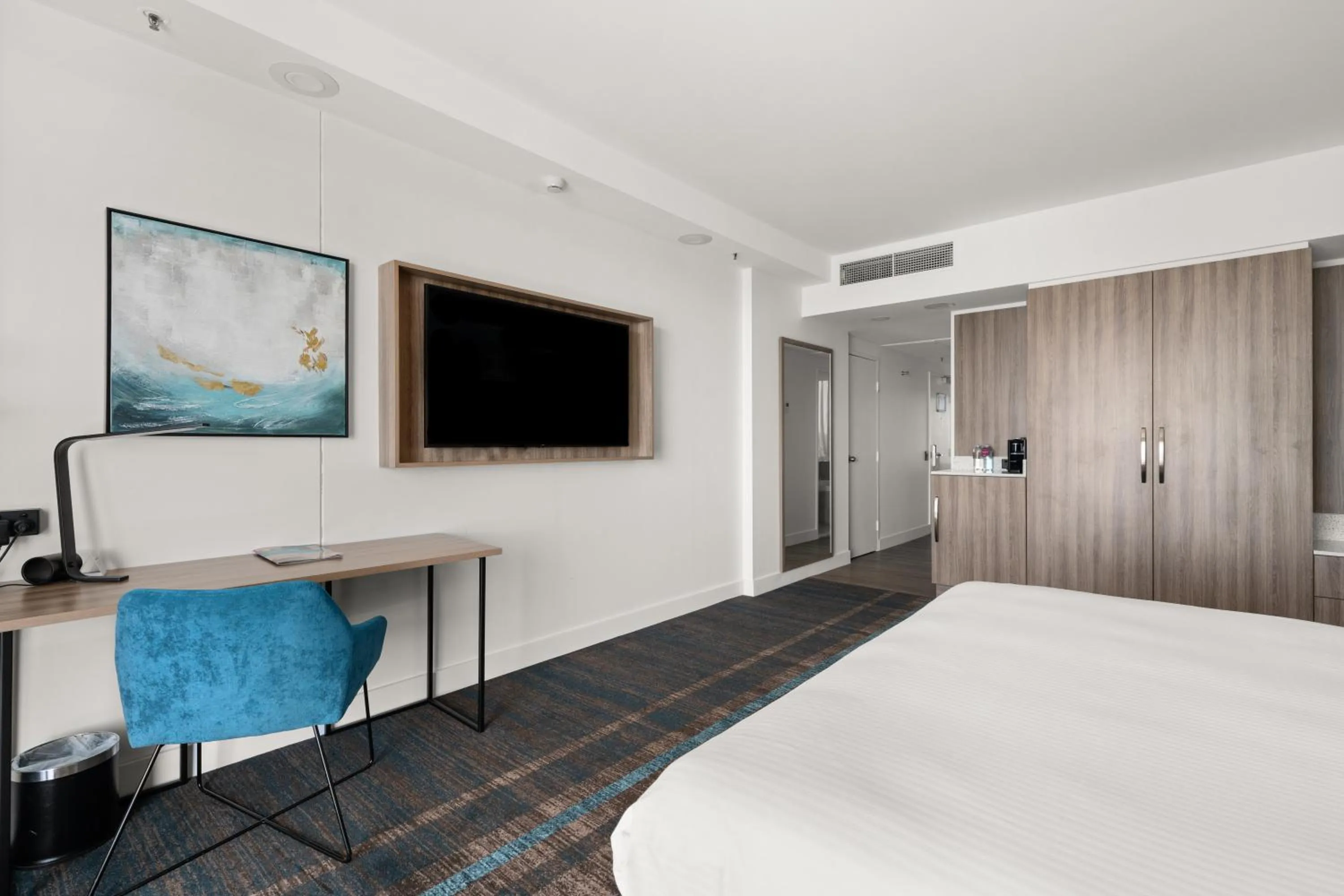 Bed in Crowne Plaza Surfers Paradise by IHG