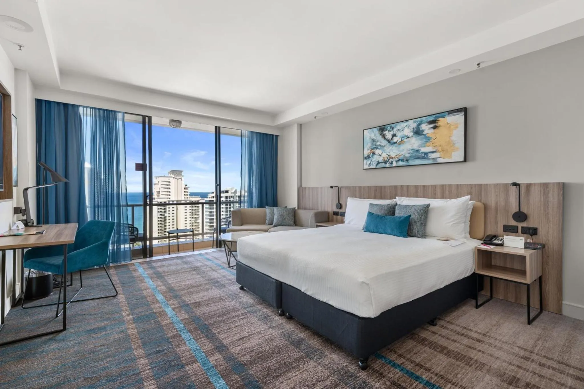 Photo of the whole room, Bed in Crowne Plaza Surfers Paradise by IHG