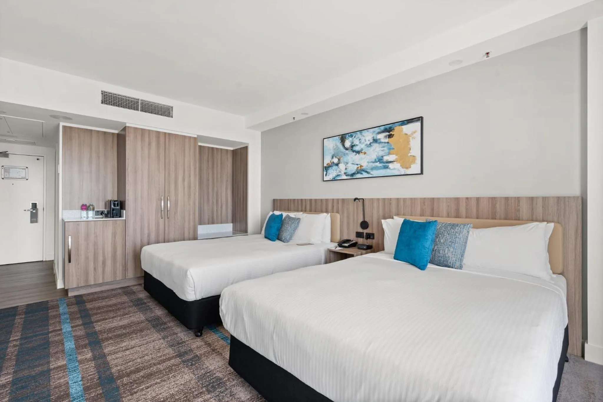 Photo of the whole room, Bed in Crowne Plaza Surfers Paradise by IHG