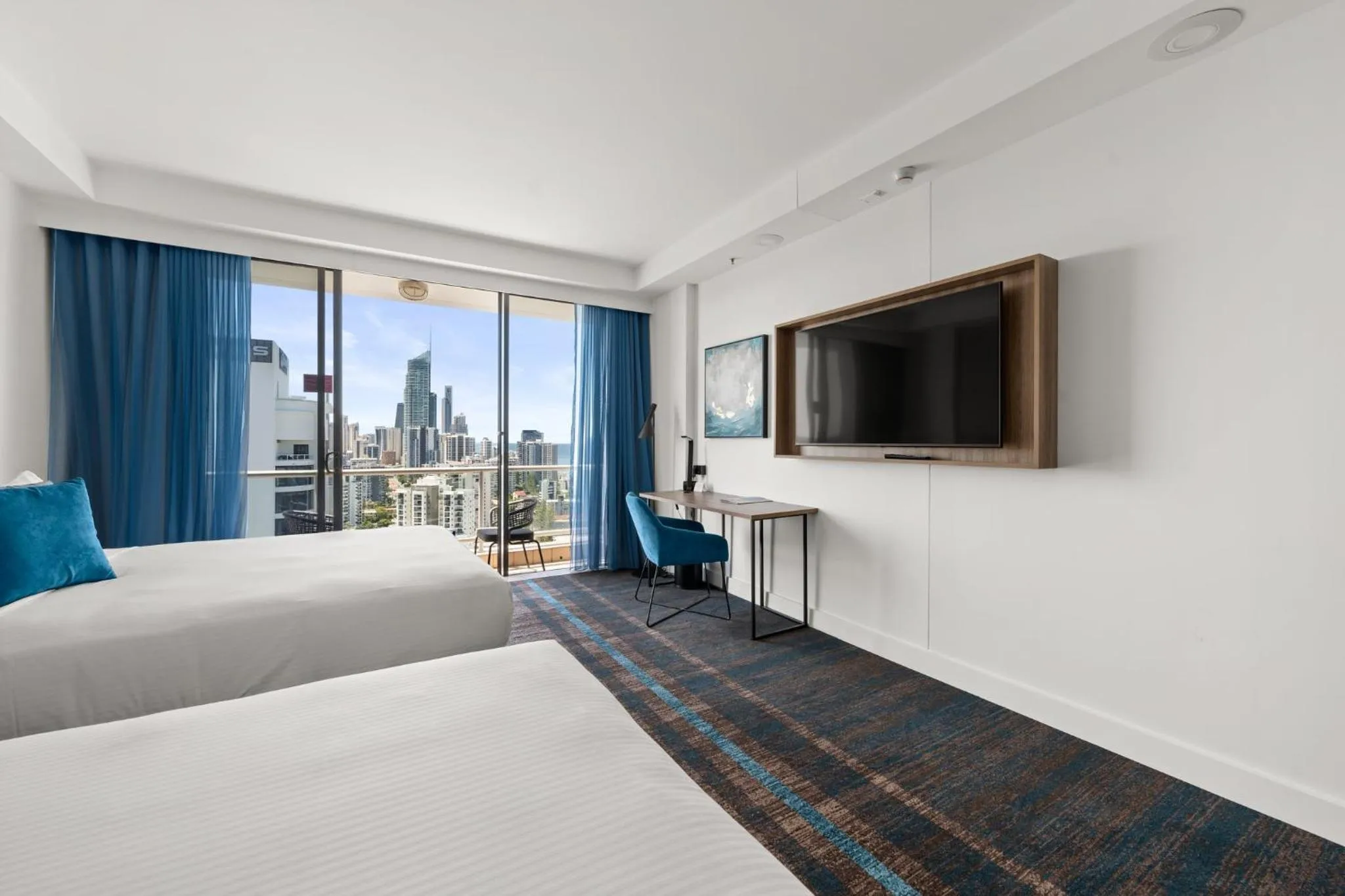 Photo of the whole room, Bed in Crowne Plaza Surfers Paradise by IHG