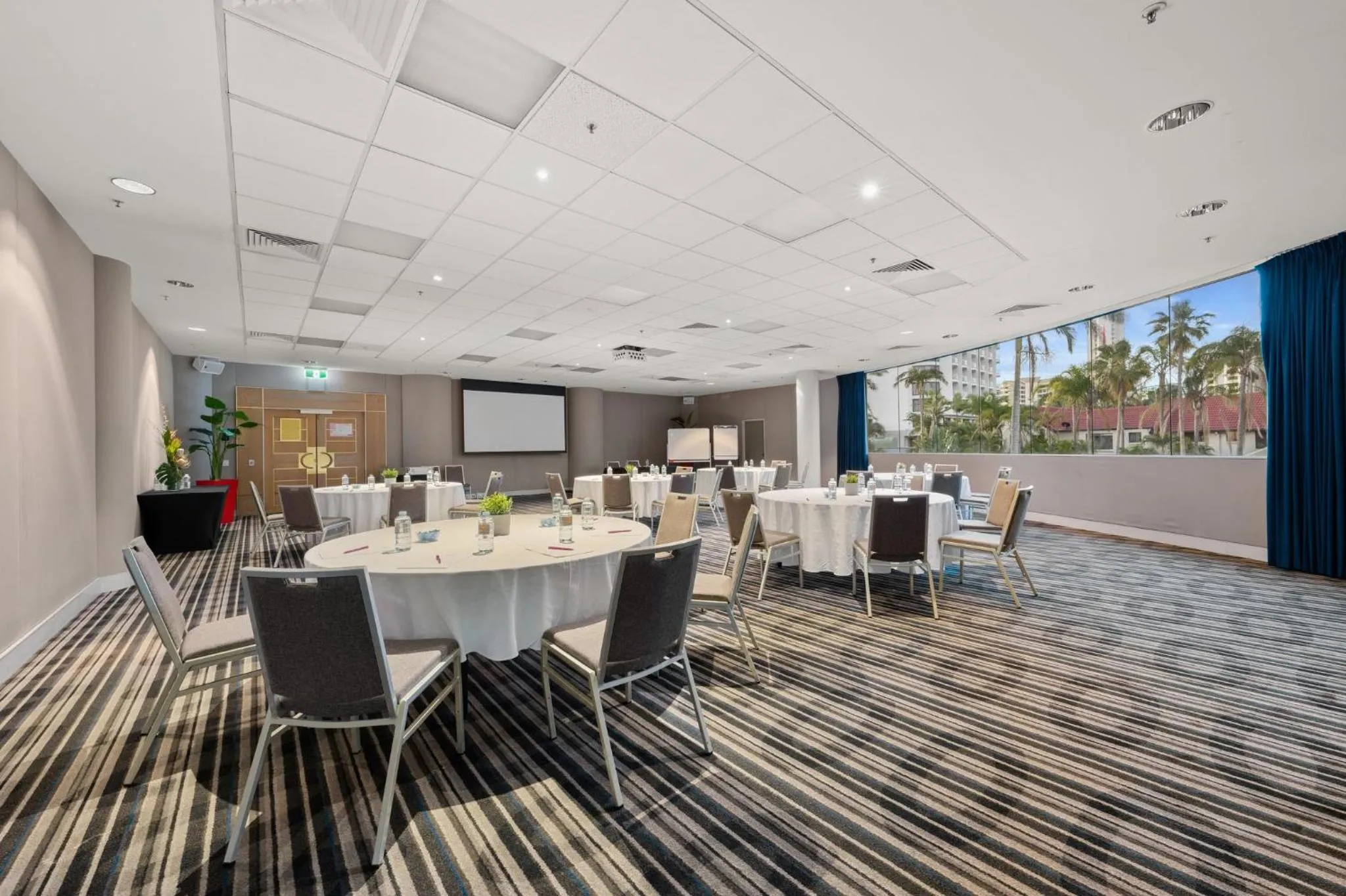 Meeting/conference room in Crowne Plaza Surfers Paradise by IHG