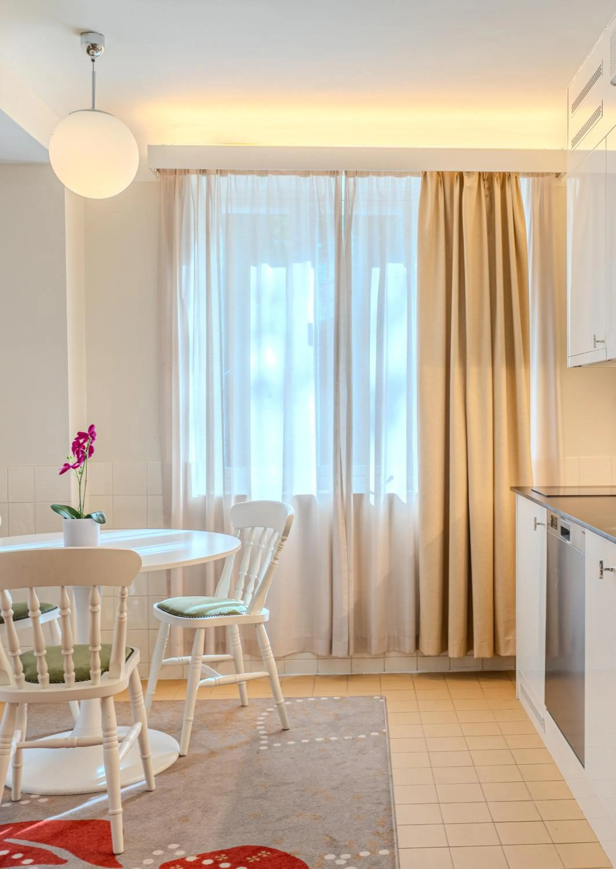 Dining area in The Apartments Company - The Sweet