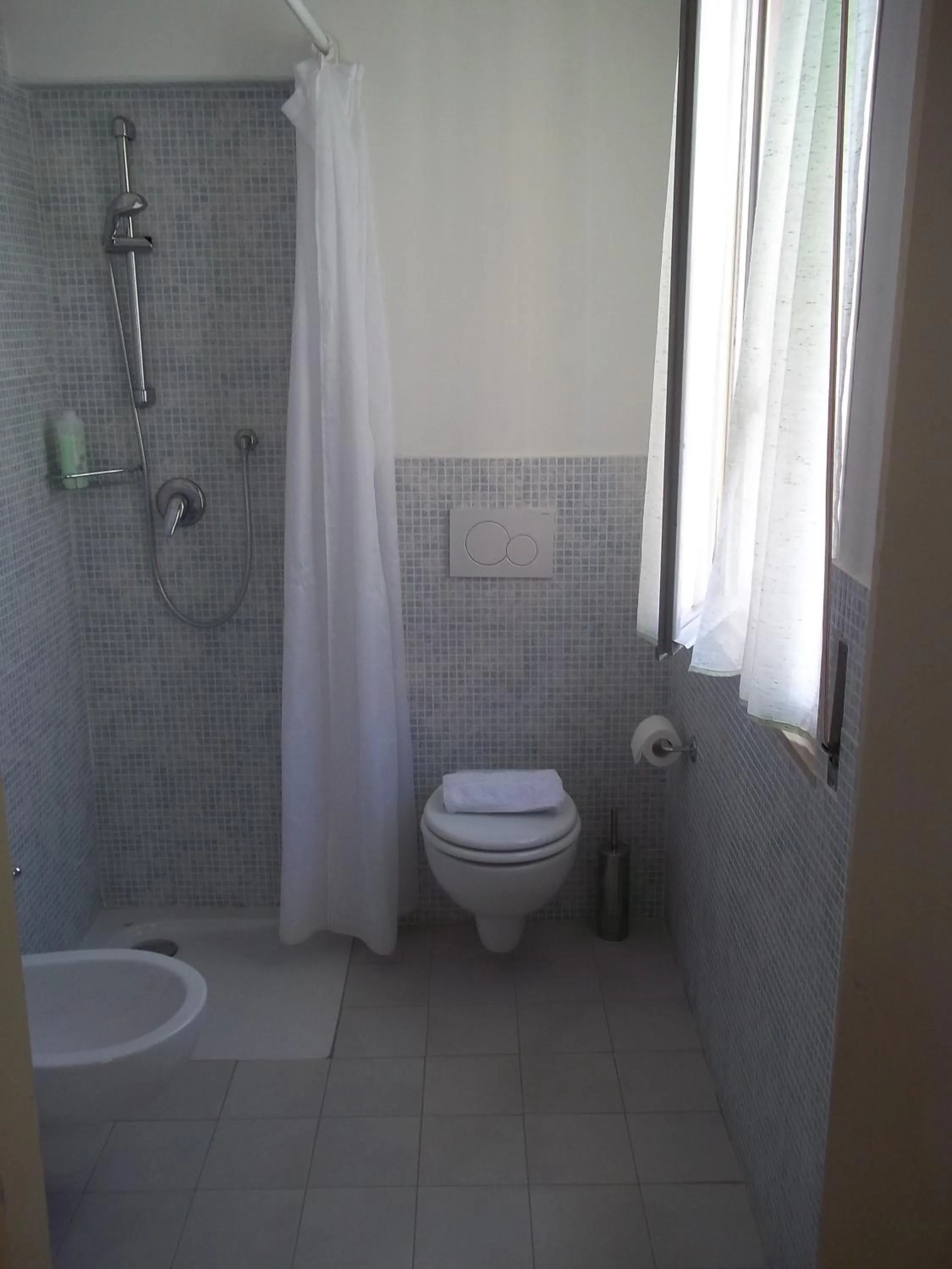 Bathroom in Hotel Italia