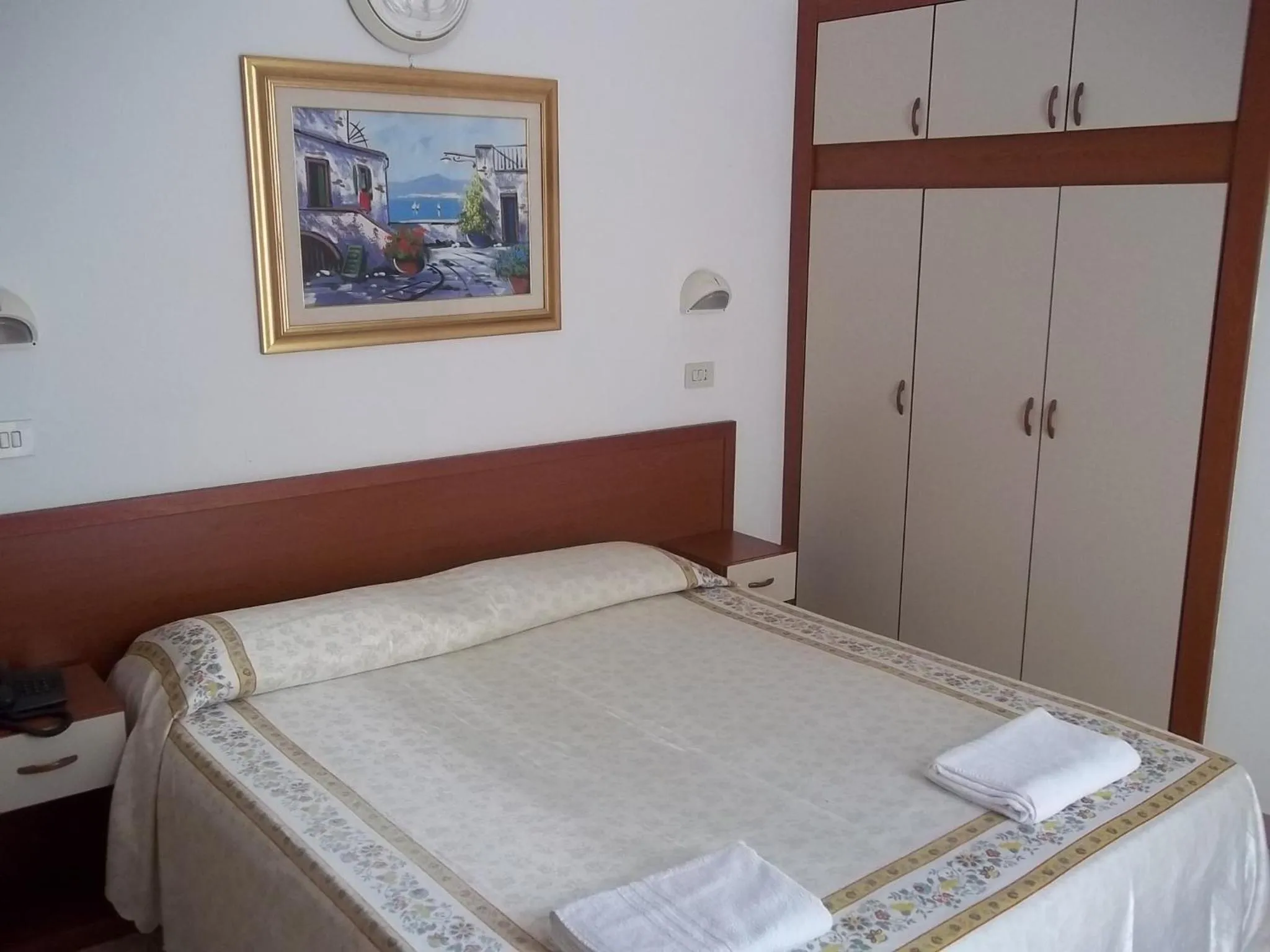 Bedroom, Bed in Hotel Italia