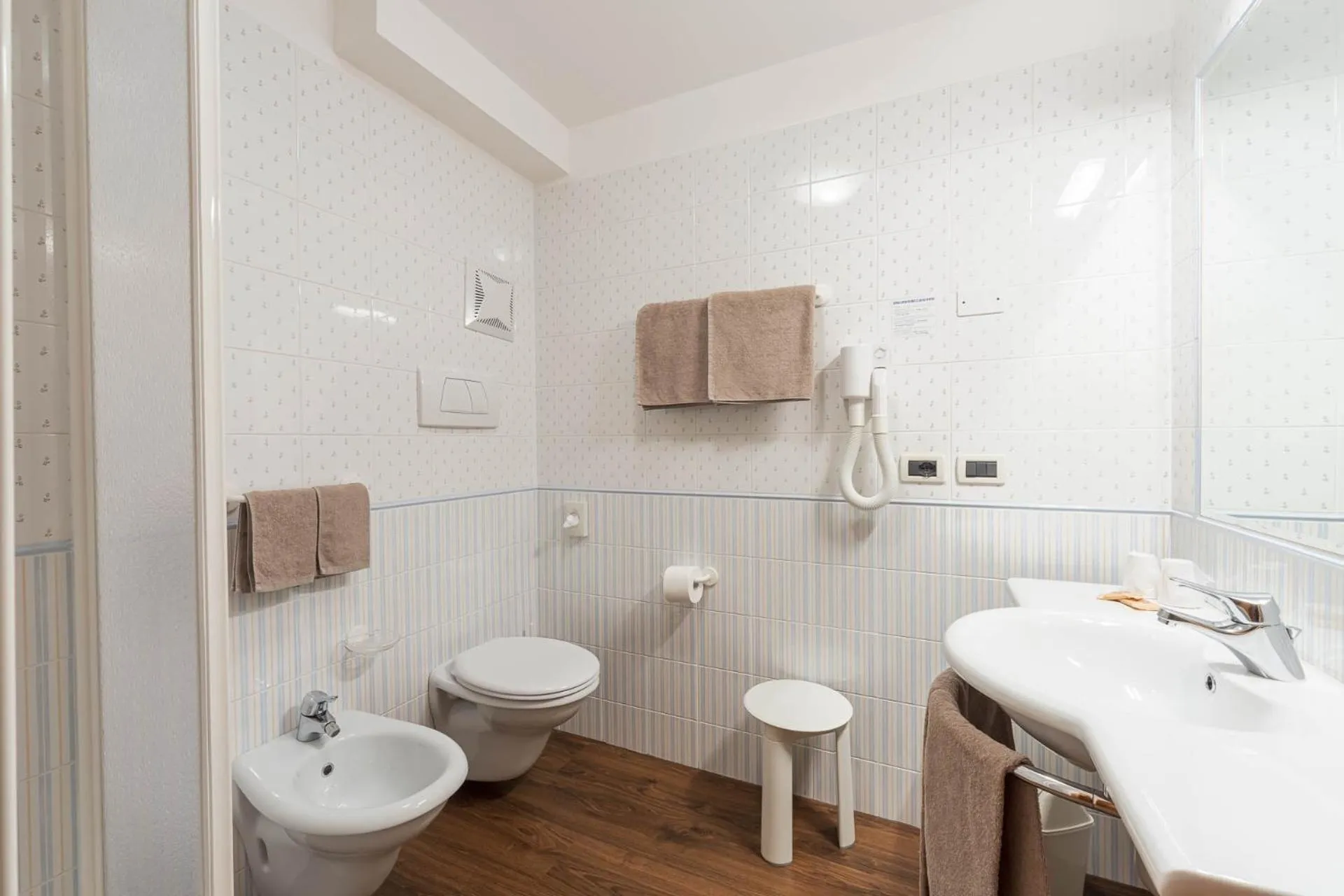 Bathroom in Albergo Conturina