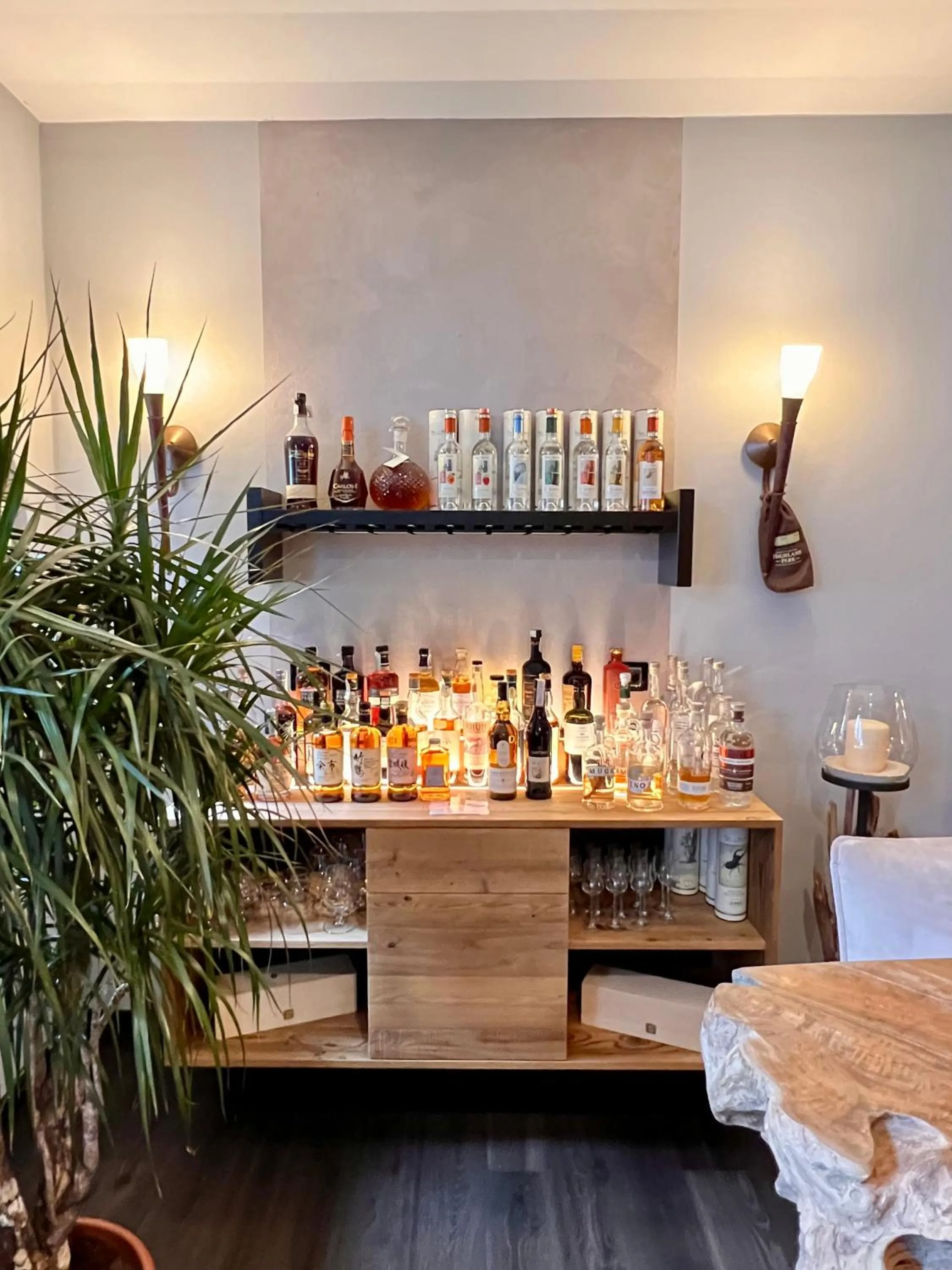 Decorative detail in Albergo Conturina