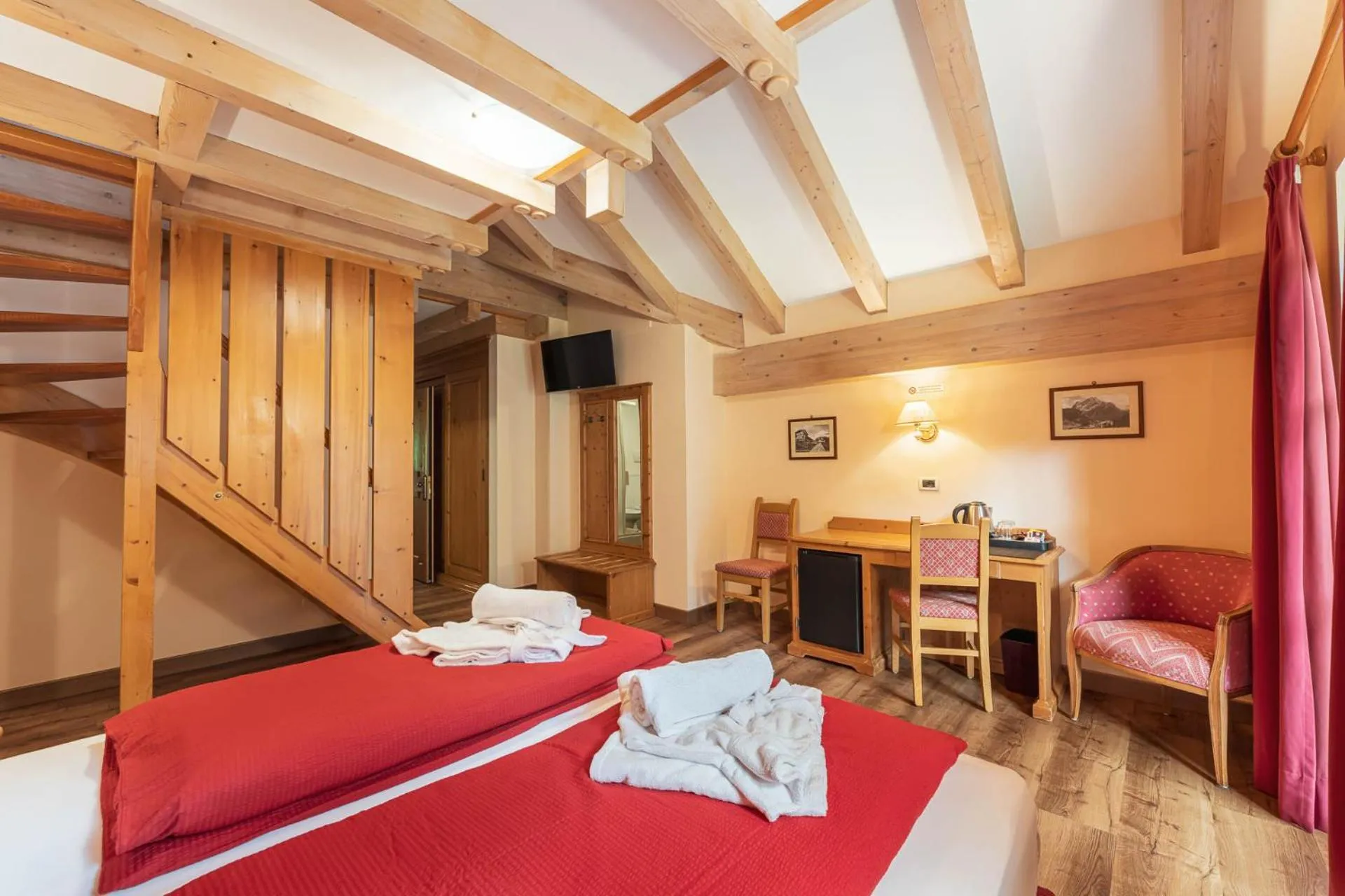 TV and multimedia, Bed in Albergo Conturina