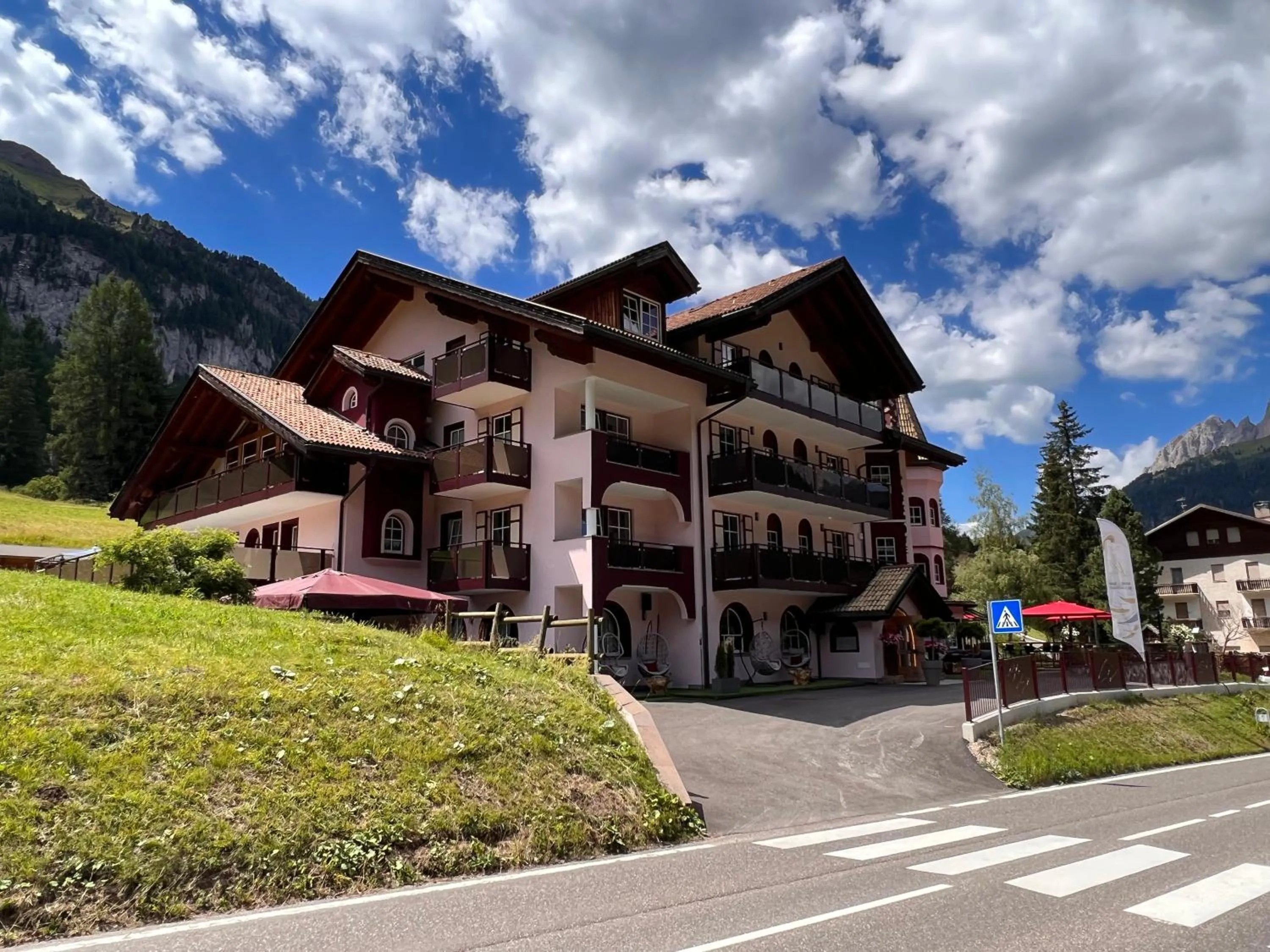 Property building in Albergo Conturina