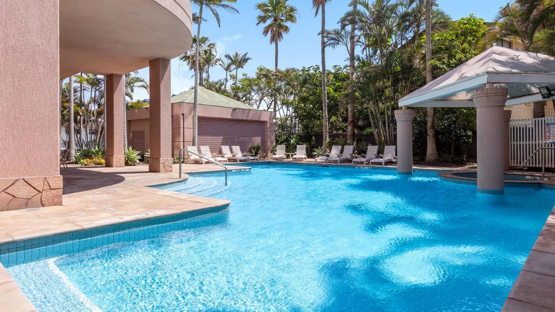 Swimming pool in Oaks Gold Coast Hotel