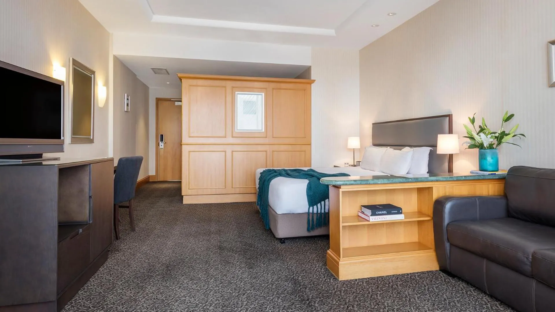 Toilet in Oaks Gold Coast Hotel