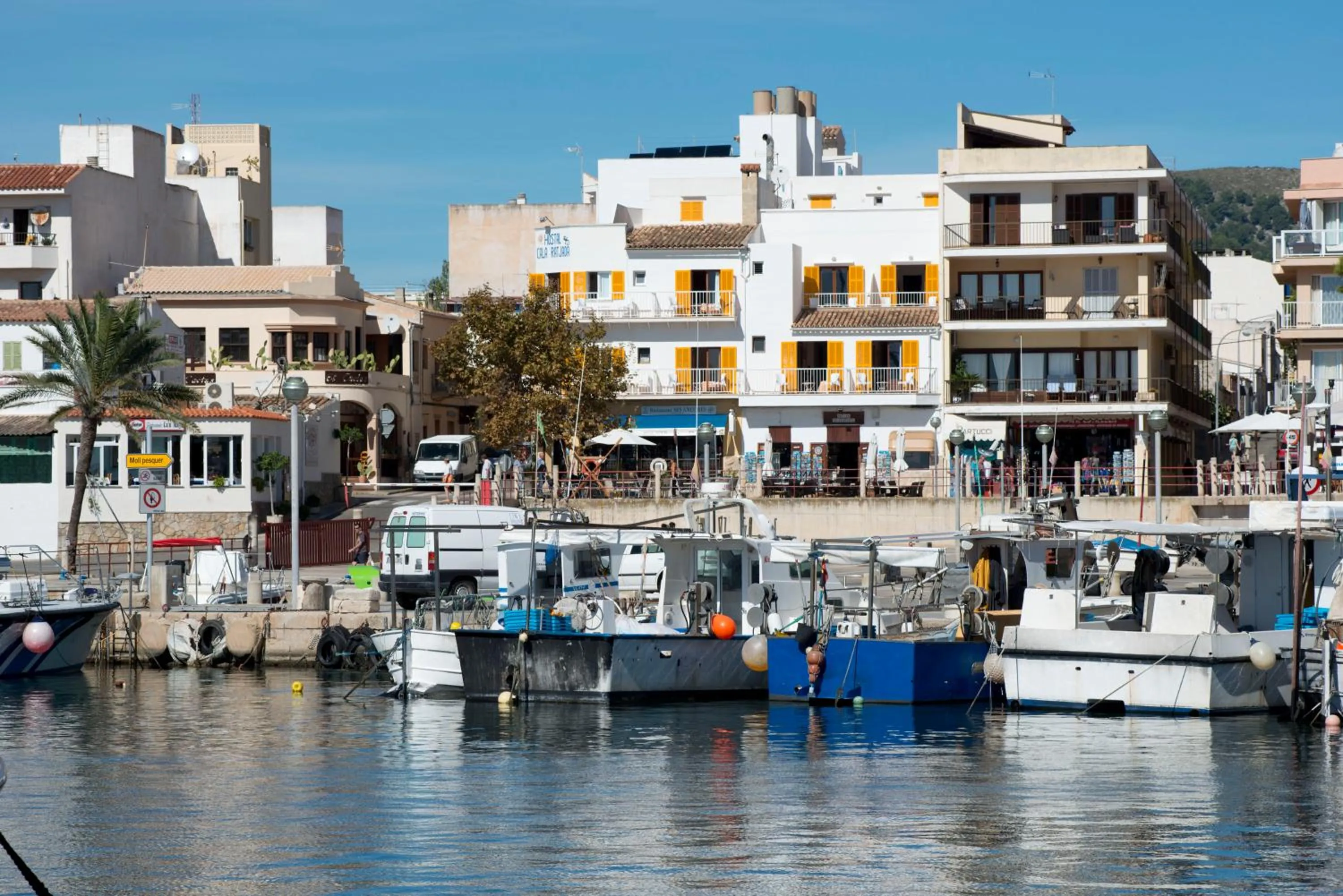 Property building in Hostal Cala Ratjada