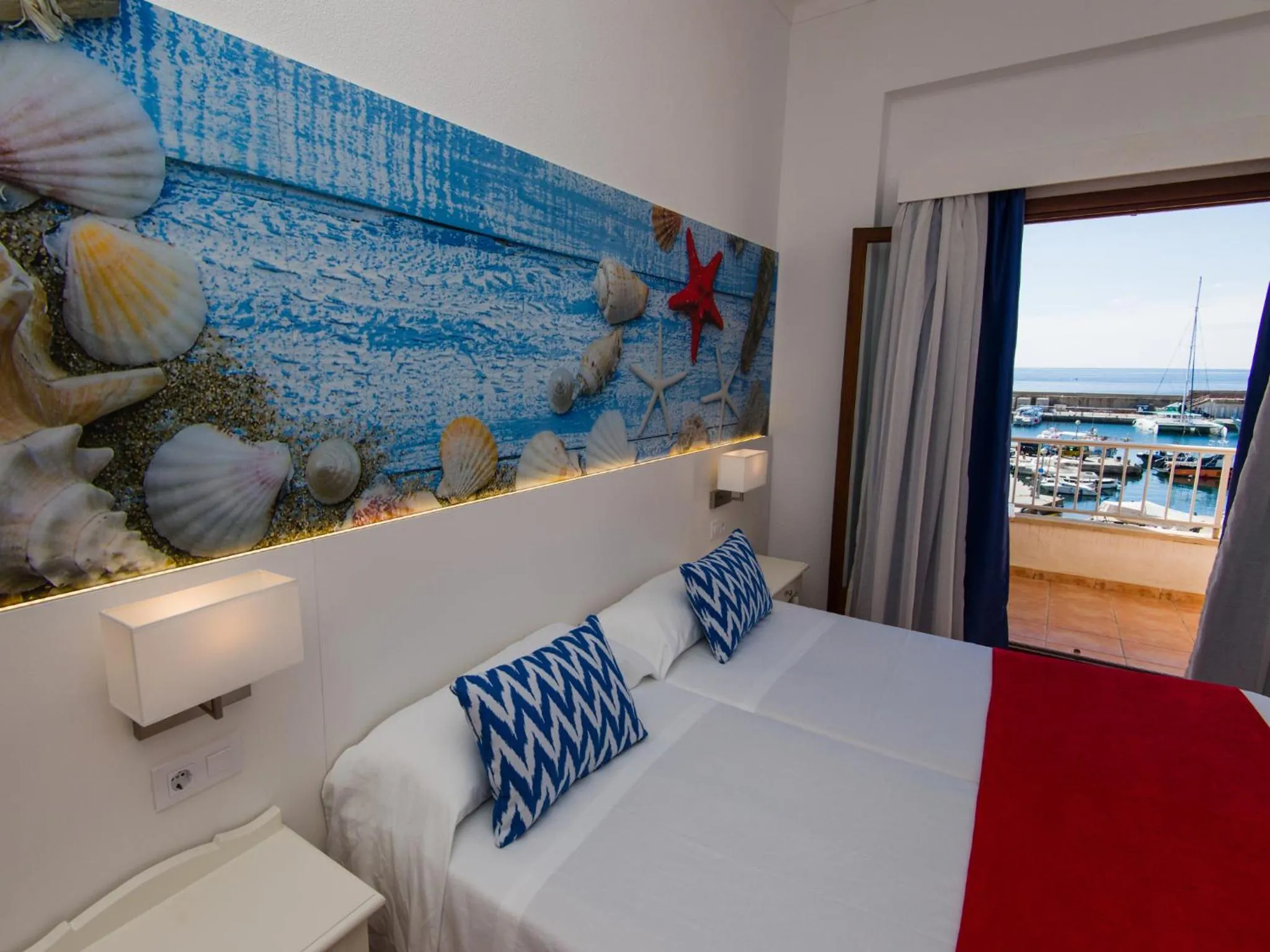 Photo of the whole room, Bed in Hostal Cala Ratjada