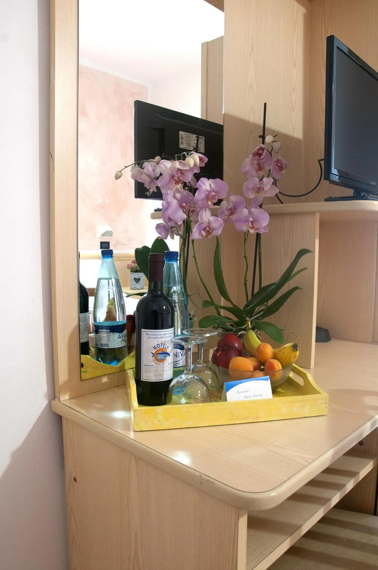 Food and drinks in Piccolo Hotel