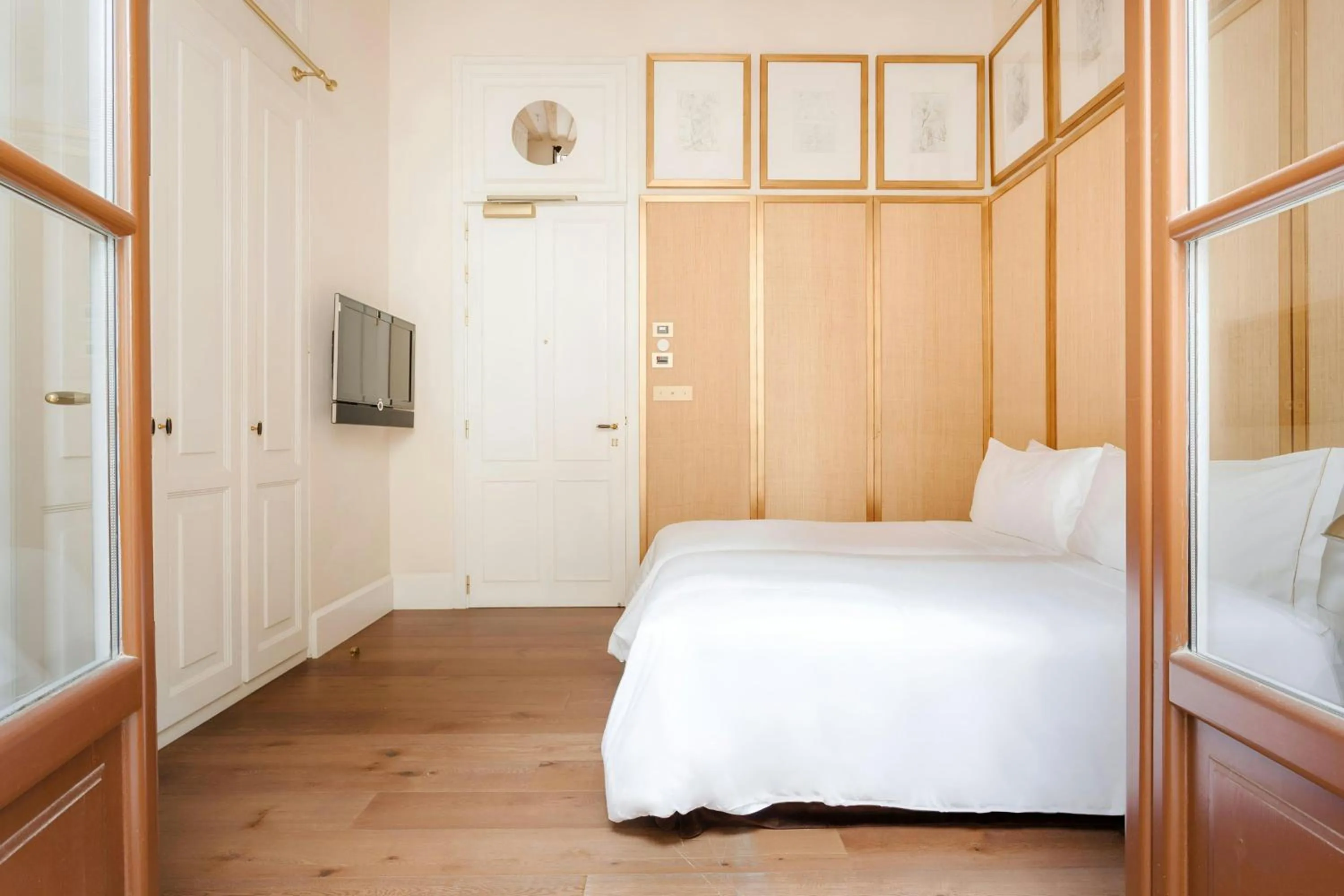 Bedroom, Bed in DO Plaça Reial Hotel Gothic Quarter, Sonder by Marriott Bonvoy
