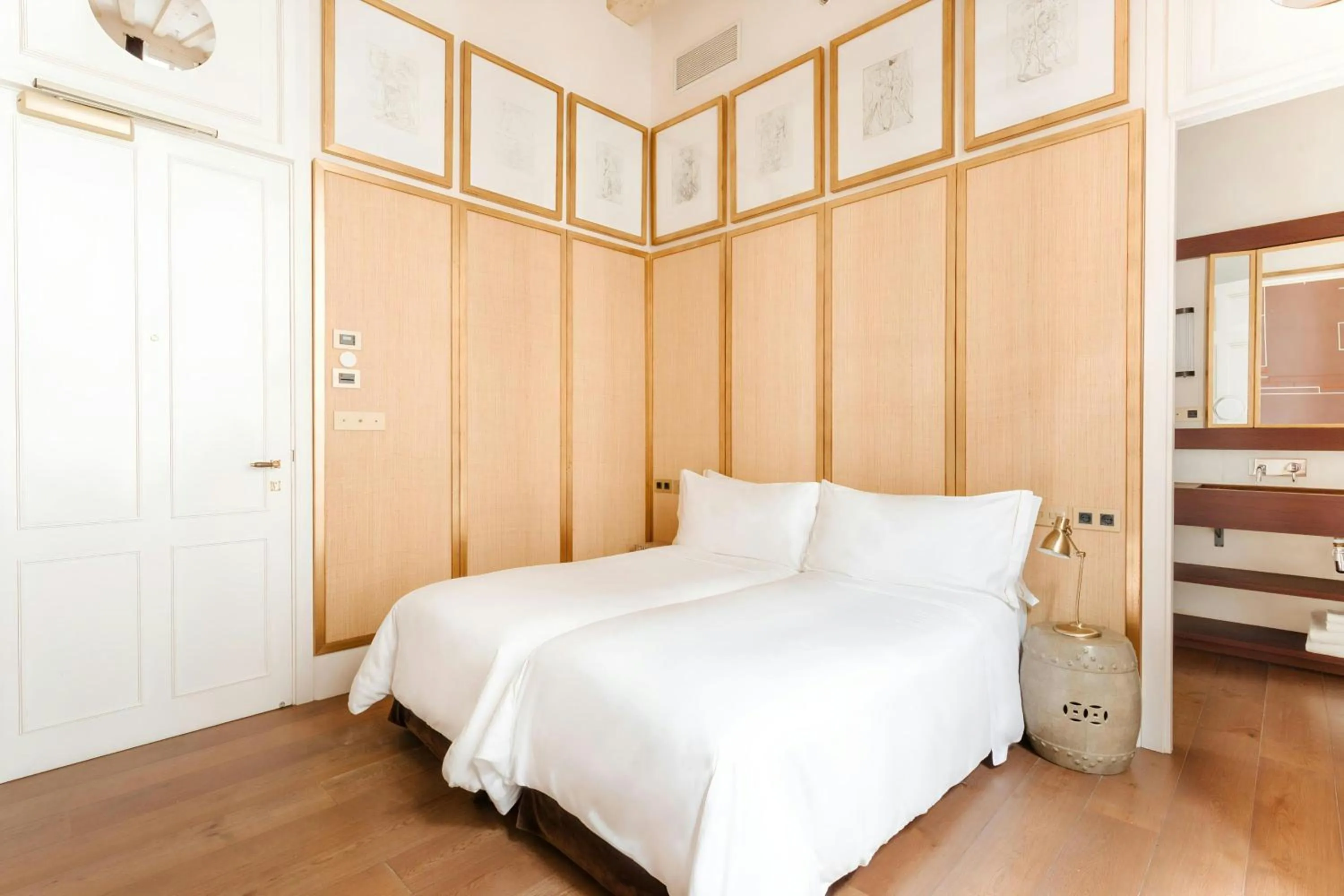 Bedroom, Bed in DO Plaça Reial Hotel Gothic Quarter, Sonder by Marriott Bonvoy