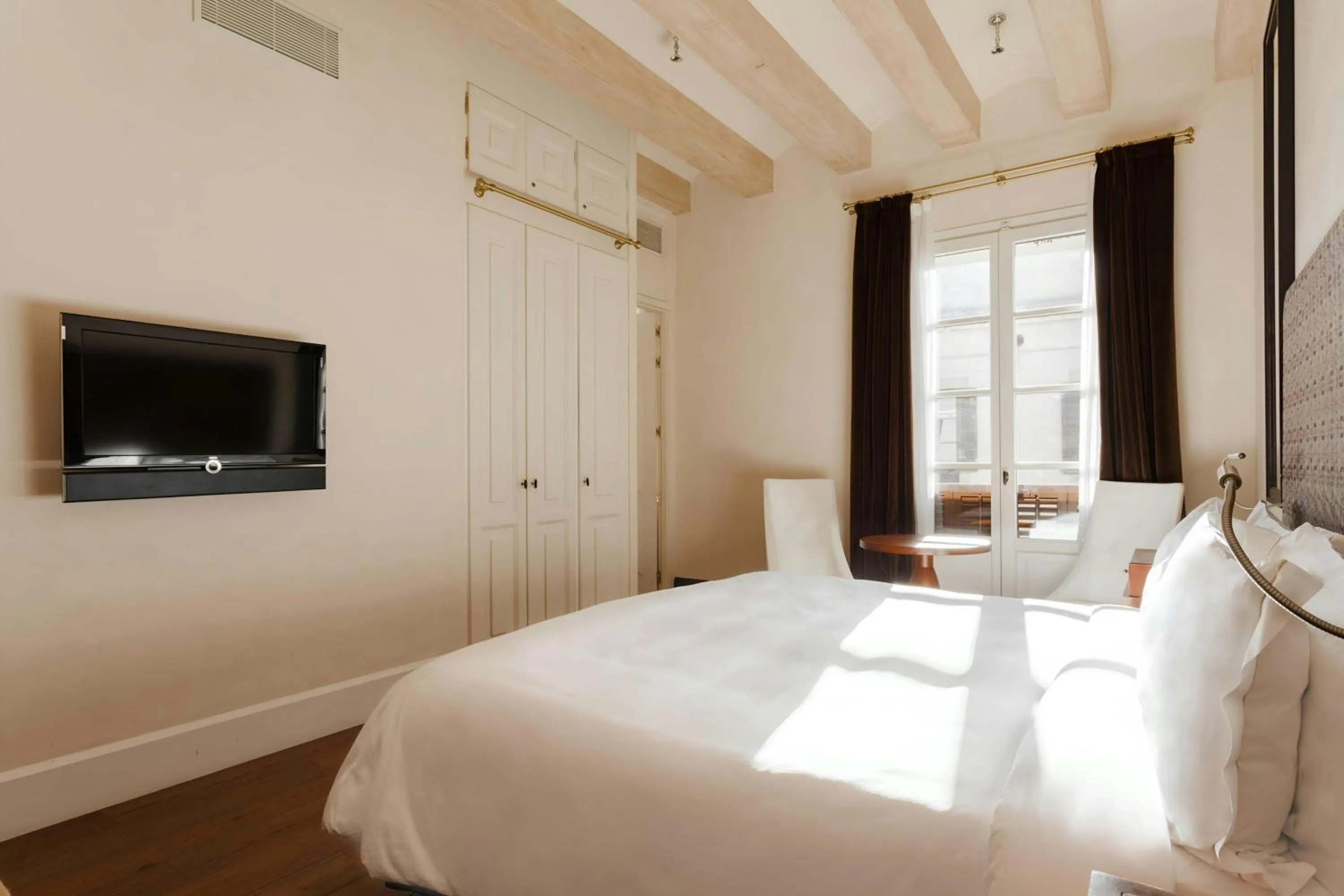 Bedroom, Bed in DO Plaça Reial Hotel Gothic Quarter, Sonder by Marriott Bonvoy