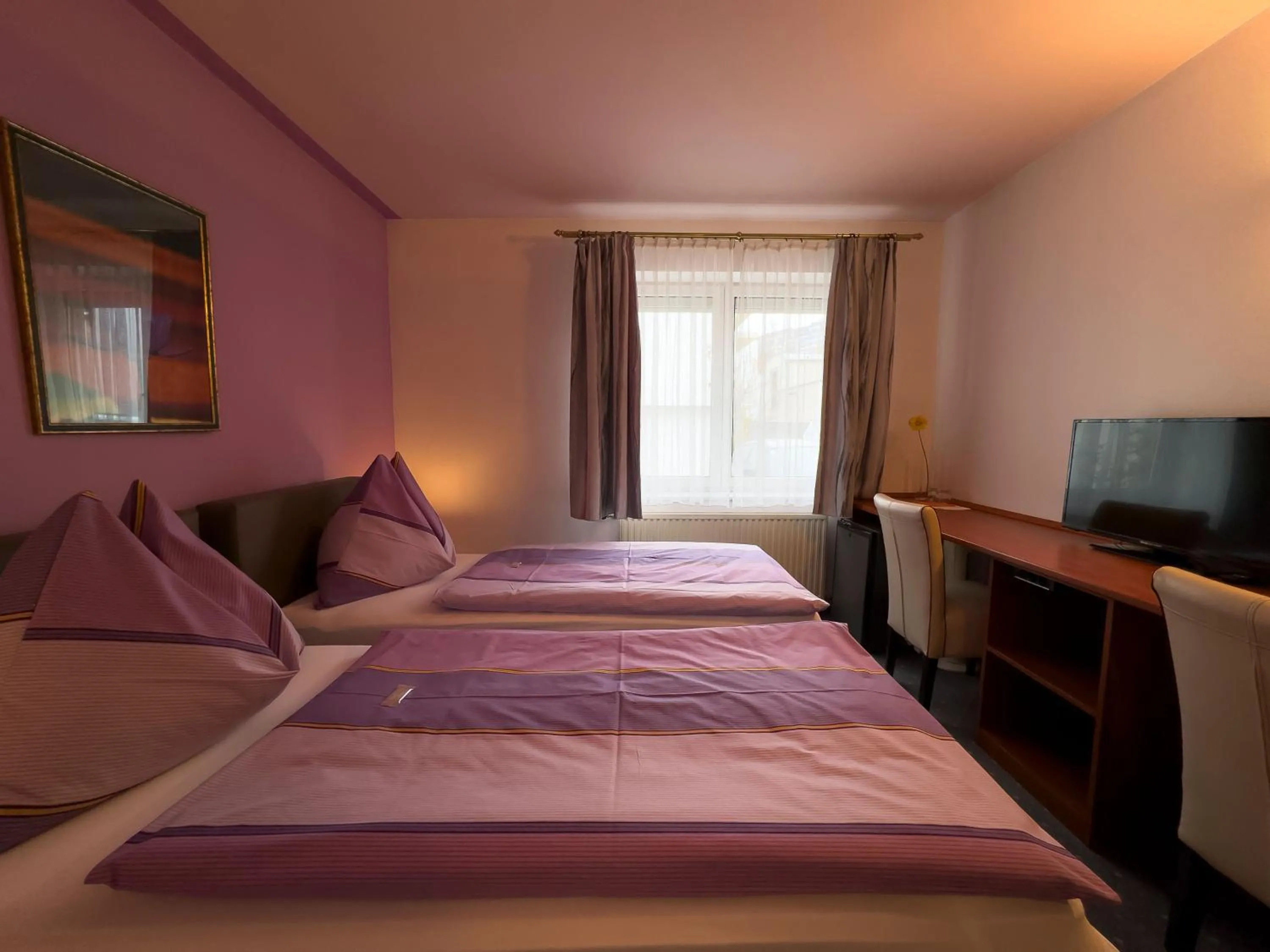 Photo of the whole room, Bed in Pension Erlaa