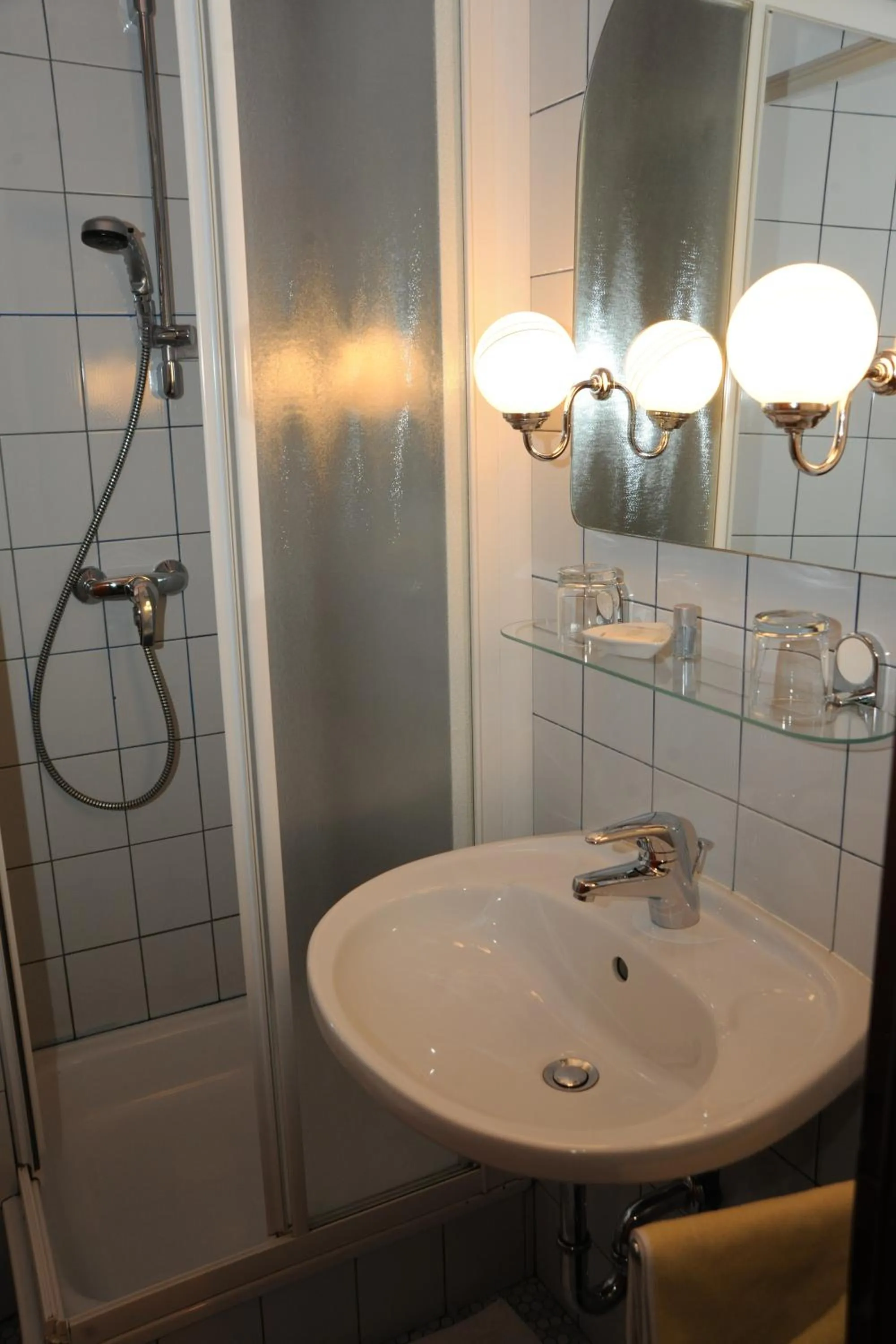 Shower in Pension Erlaa