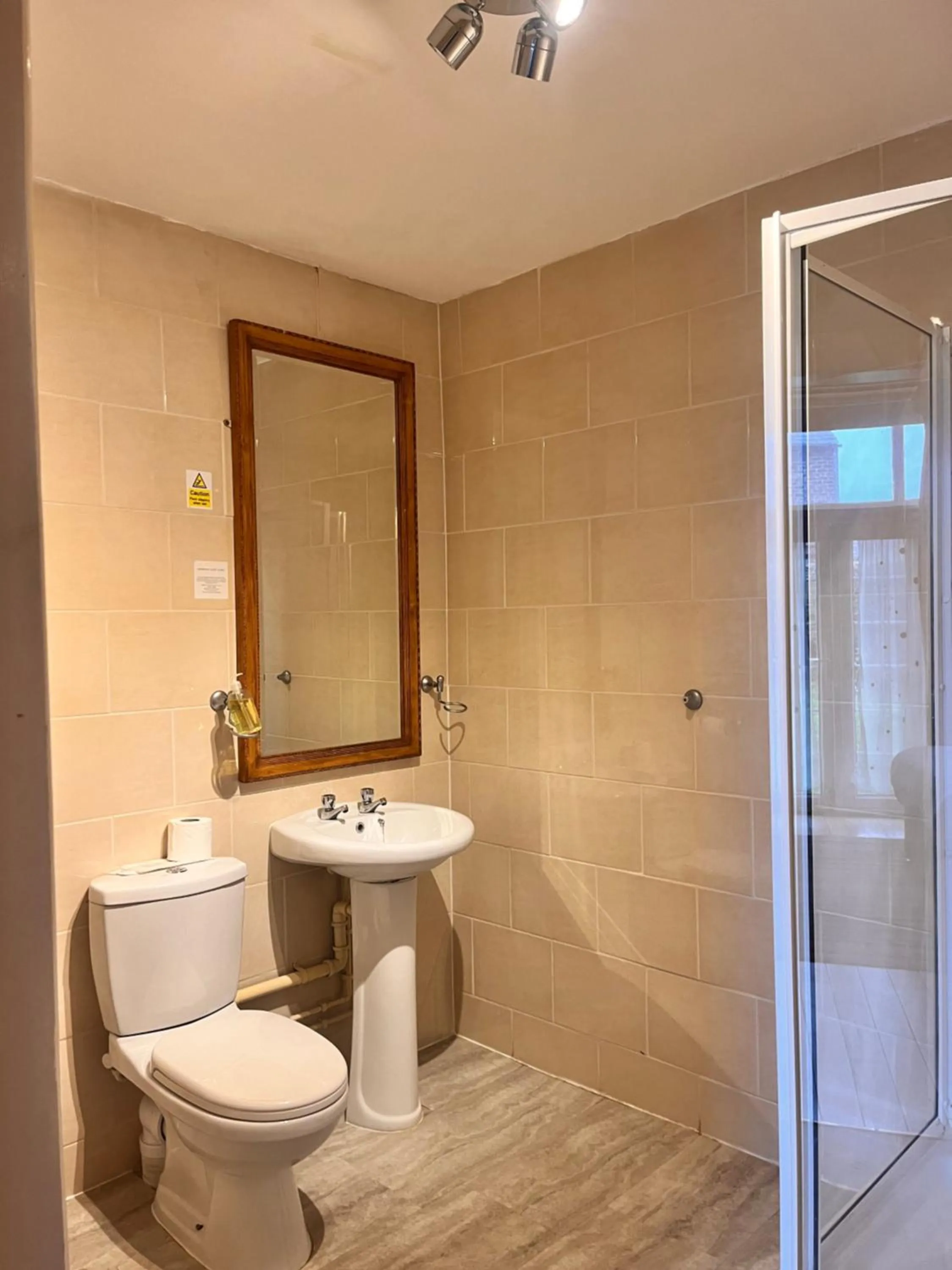 Toilet in Ullet Suites